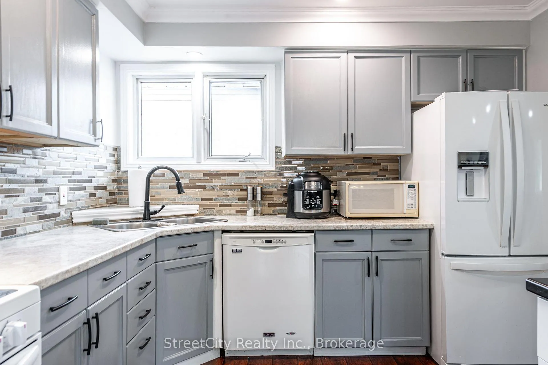 Photo 7 of 43 Freeland Drive, Stratford — HOMEH