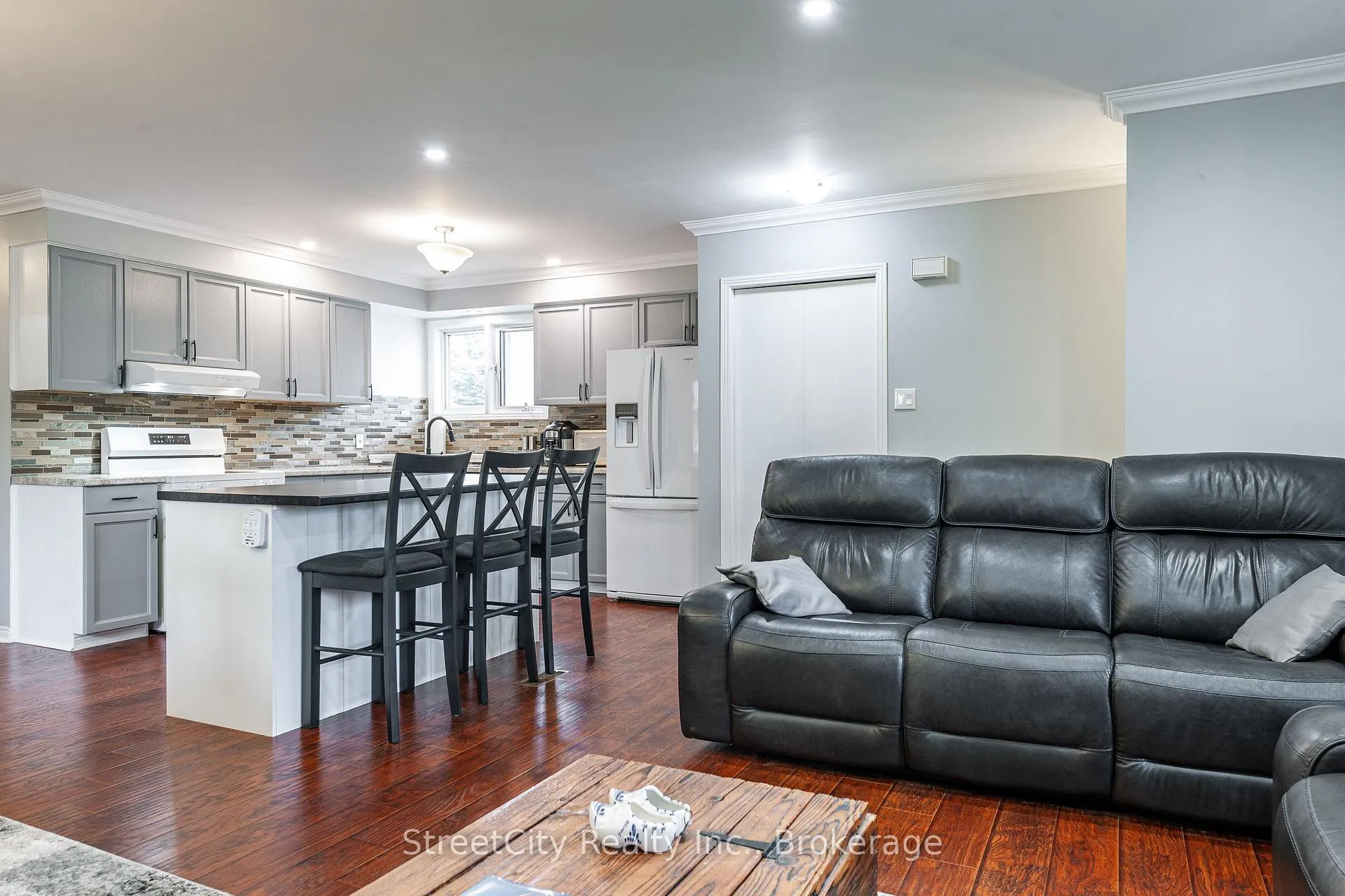 Photo 16 of 43 Freeland Drive, Stratford — HOMEH