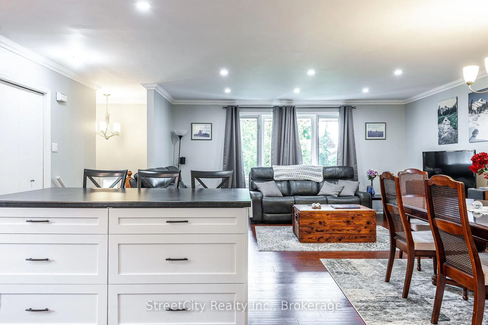 Photo 17 of 43 Freeland Drive, Stratford — HOMEH