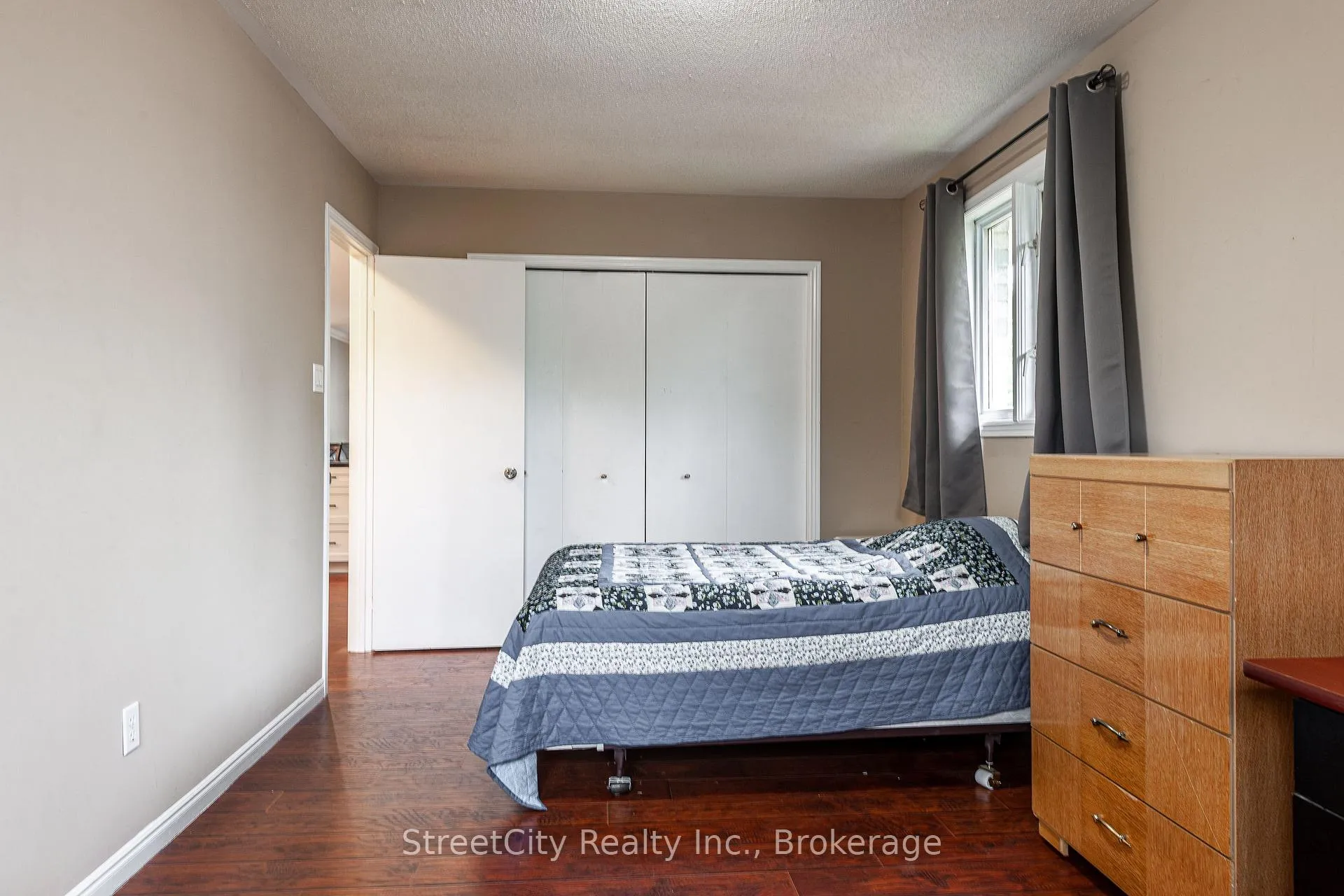 Photo 20 of 43 Freeland Drive, Stratford — HOMEH