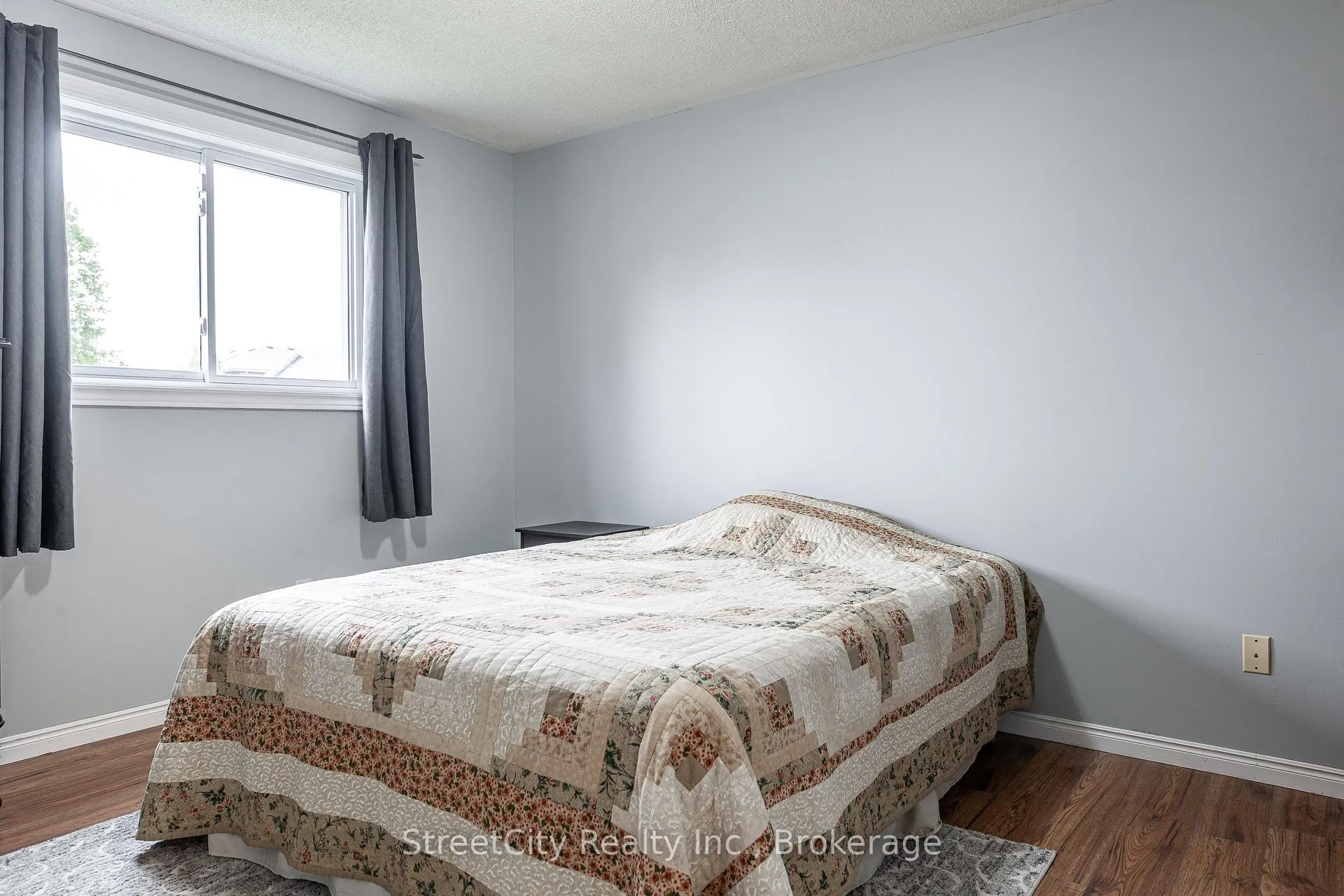 Photo 21 of 43 Freeland Drive, Stratford — HOMEH
