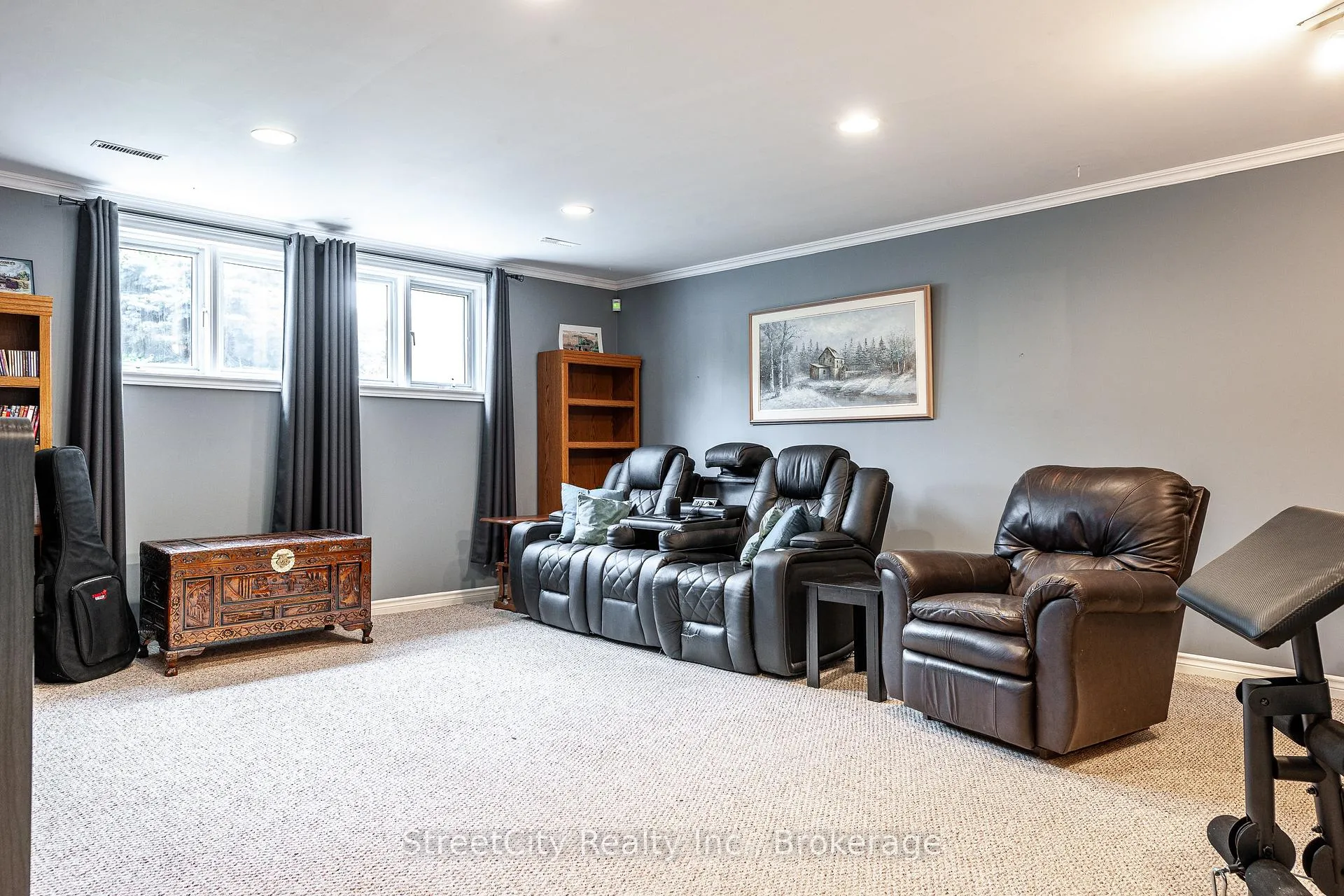 Photo 26 of 43 Freeland Drive, Stratford — HOMEH