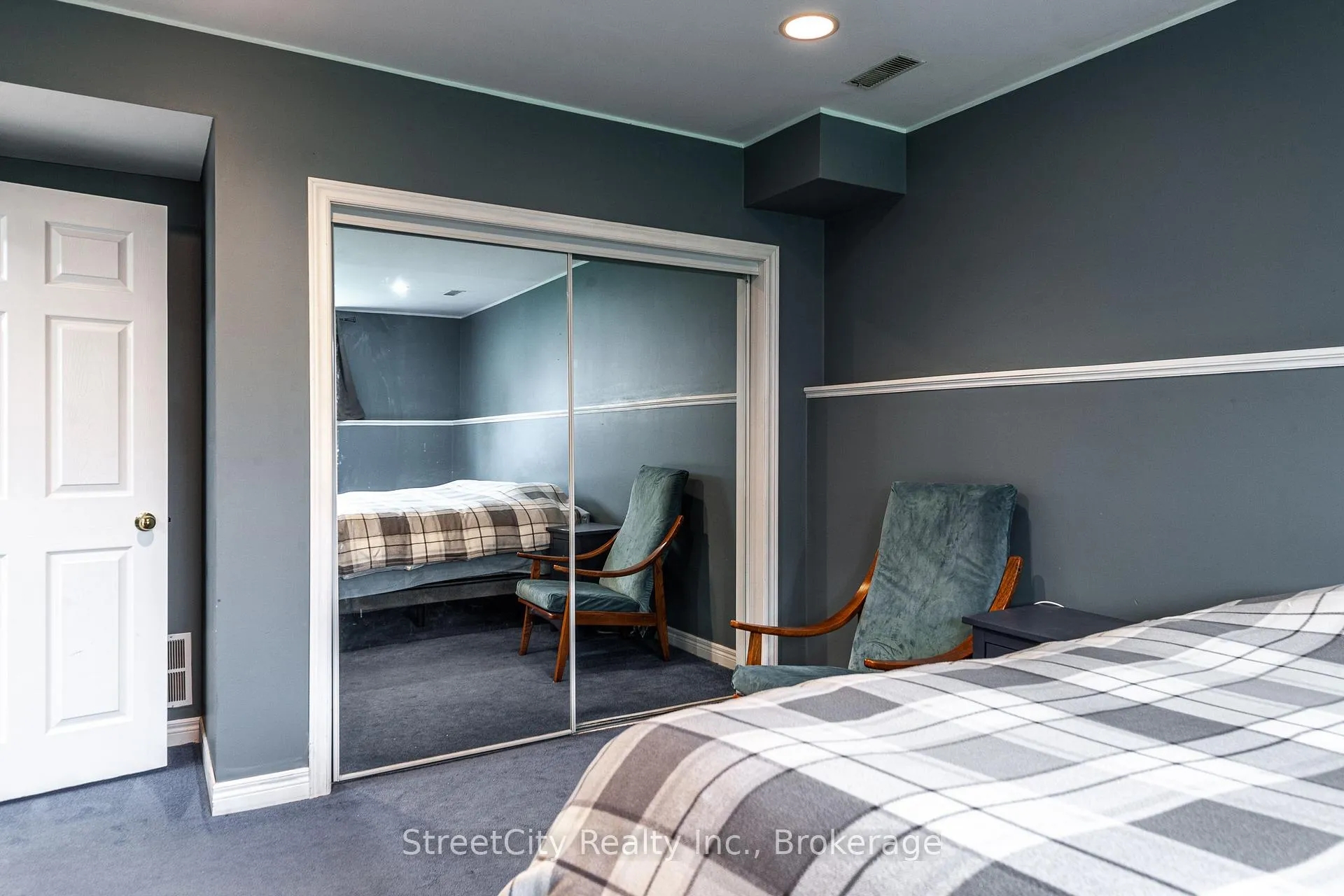 Photo 33 of 43 Freeland Drive, Stratford — HOMEH