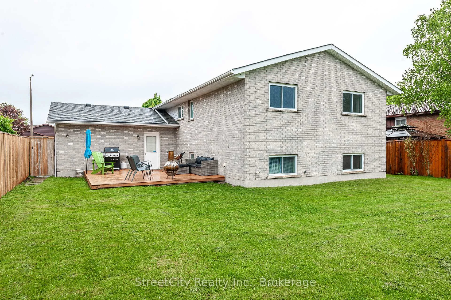 Photo 38 of 43 Freeland Drive, Stratford — HOMEH