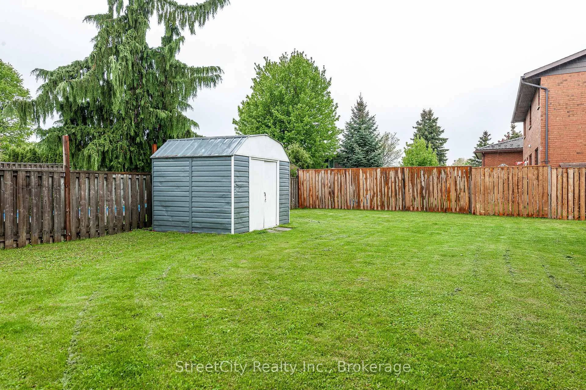 Photo 40 of 43 Freeland Drive, Stratford — HOMEH