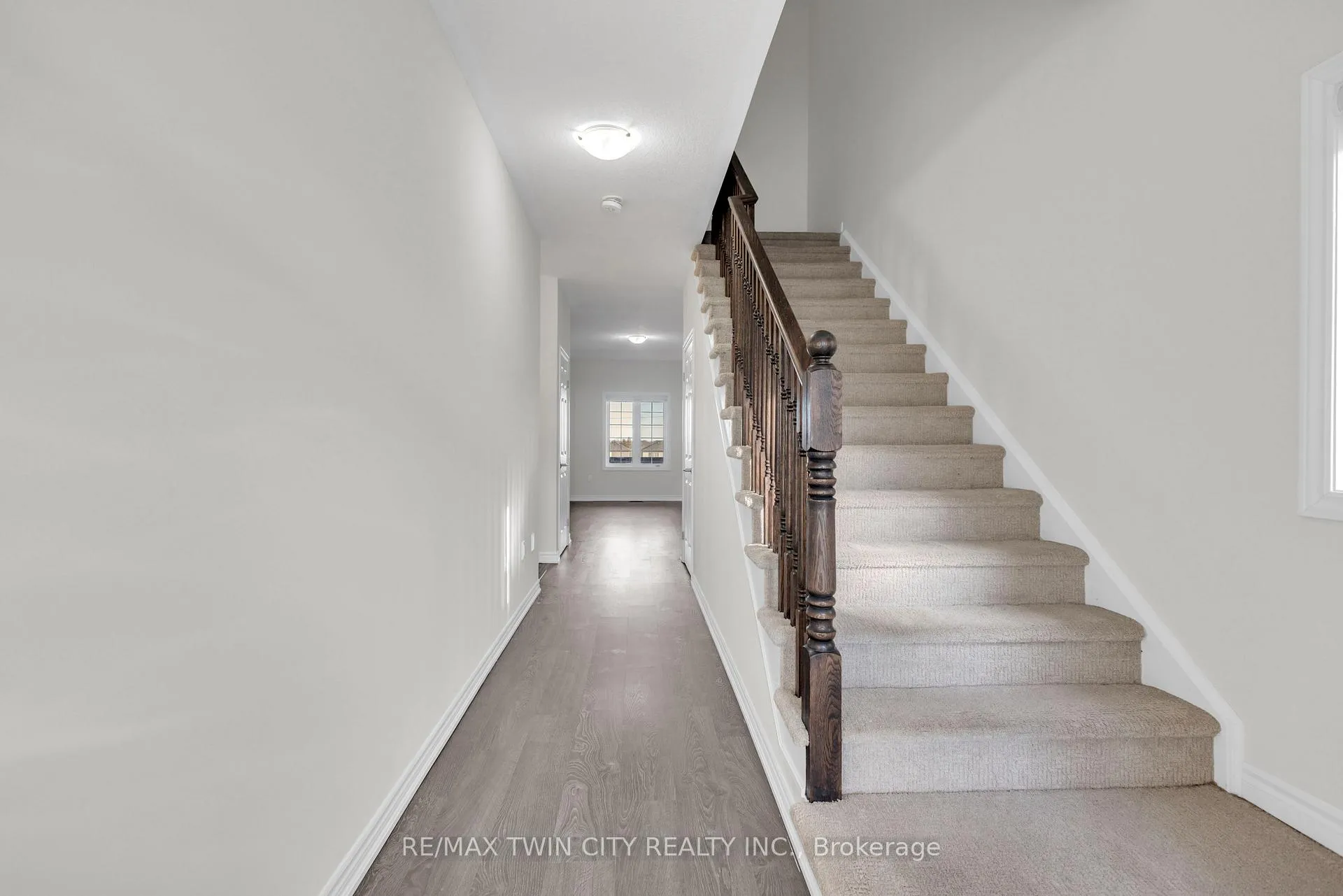 Photo 2 of 146 Flagg Avenue, Brant, Paris — HOMEH