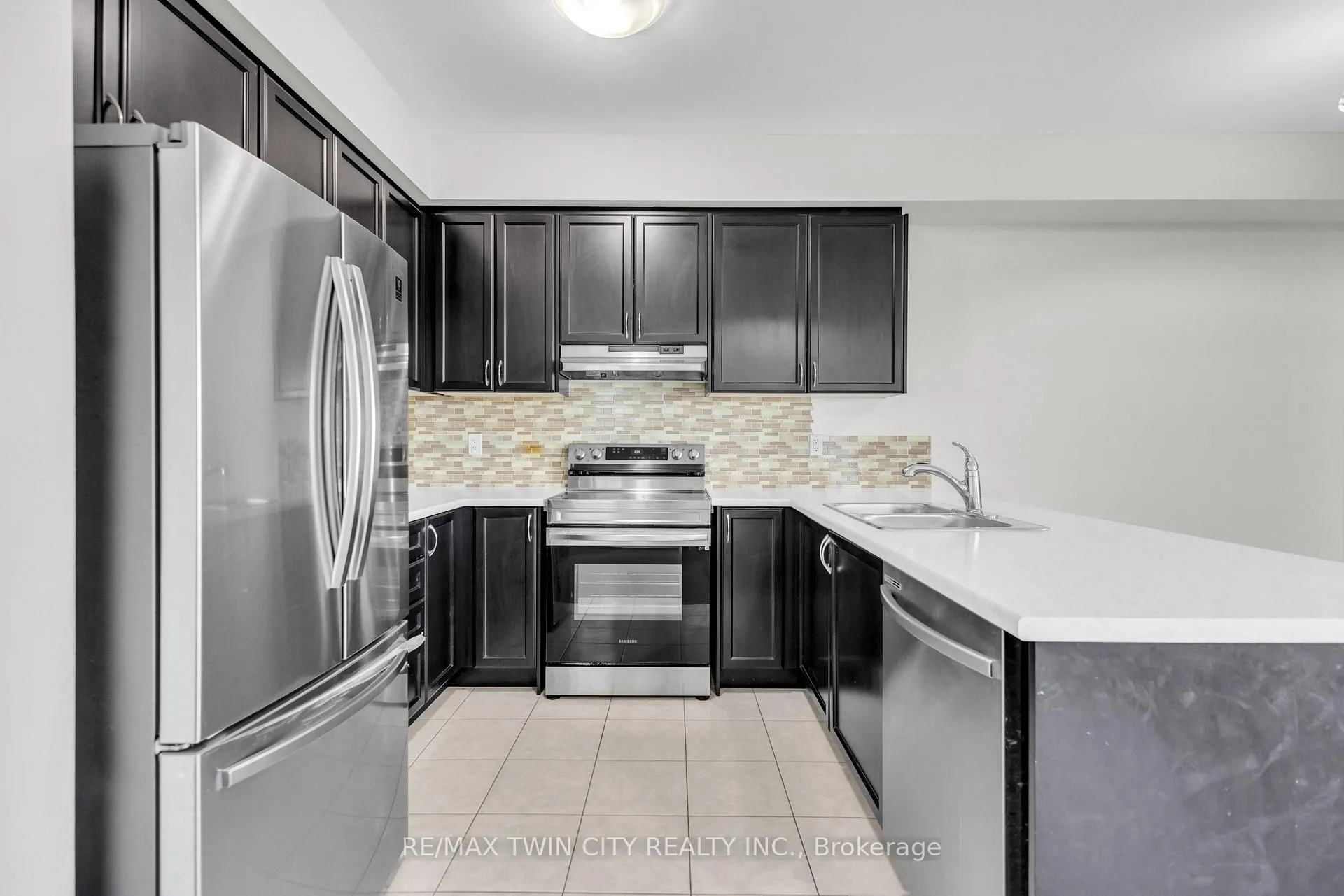 Photo 5 of 146 Flagg Avenue, Brant, Paris — HOMEH