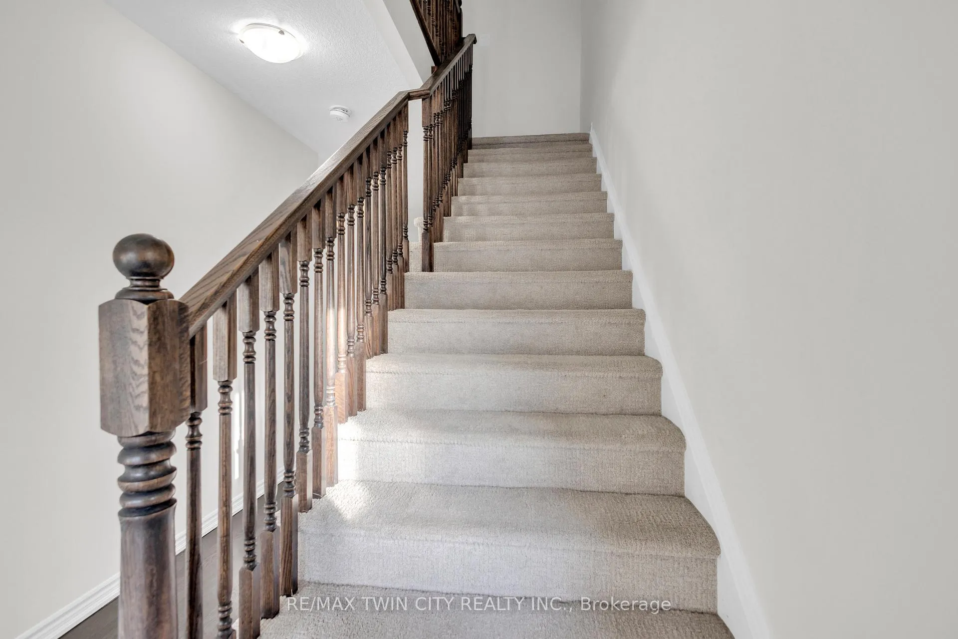 Photo 10 of 146 Flagg Avenue, Brant, Paris — HOMEH