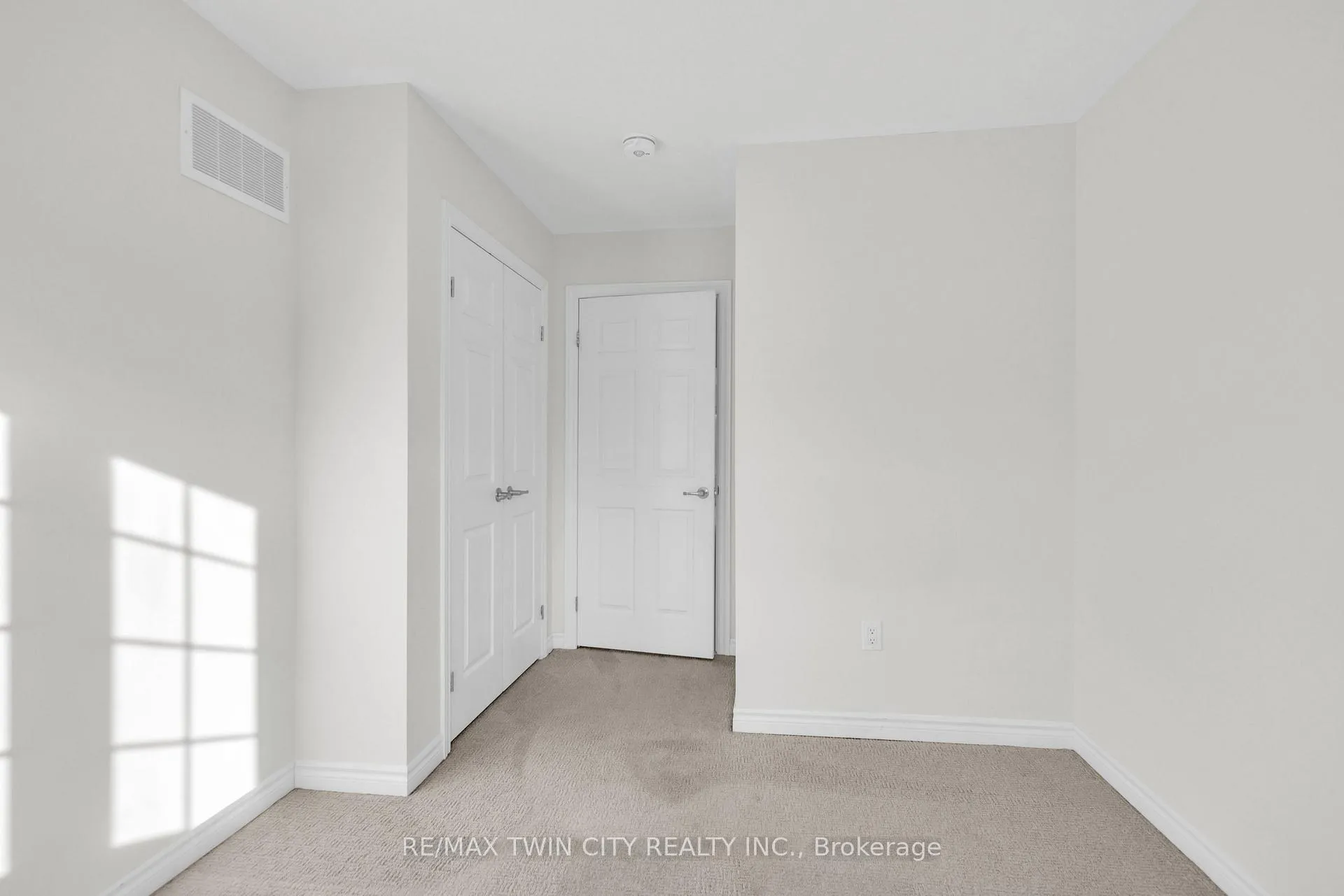 Photo 13 of 146 Flagg Avenue, Brant, Paris — HOMEH