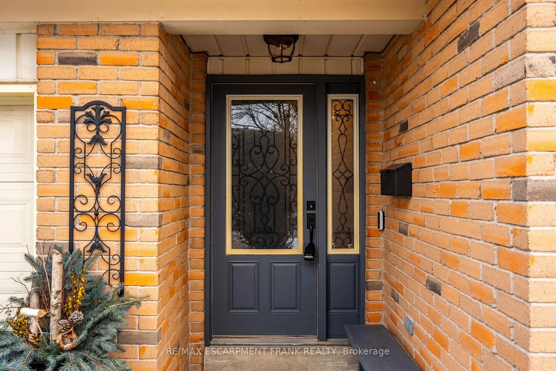 Photo 3 of 371 Knightsbridge Crescent, Hamilton, Ancaster — HOMEH