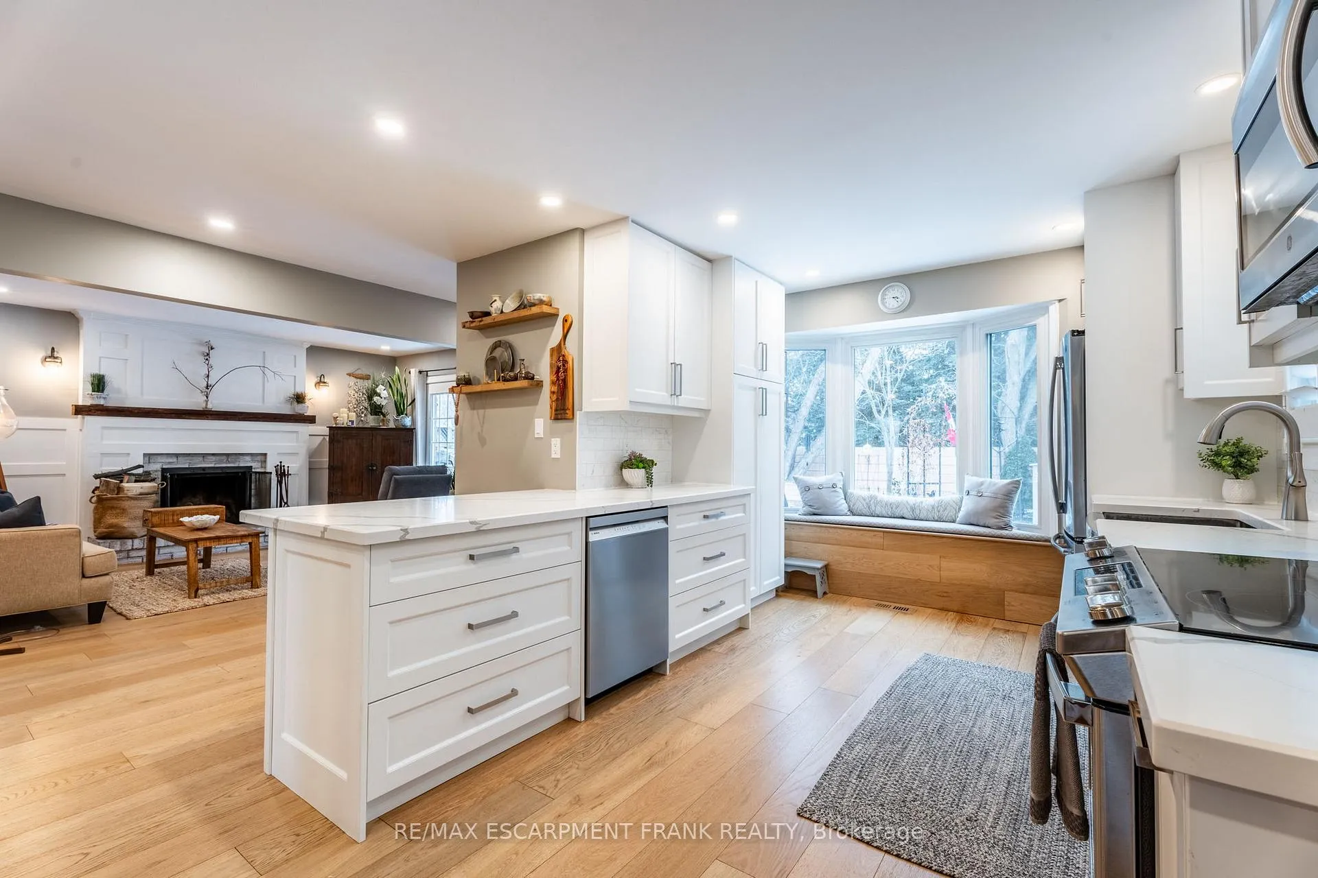 Photo 11 of 371 Knightsbridge Crescent, Hamilton, Ancaster — HOMEH