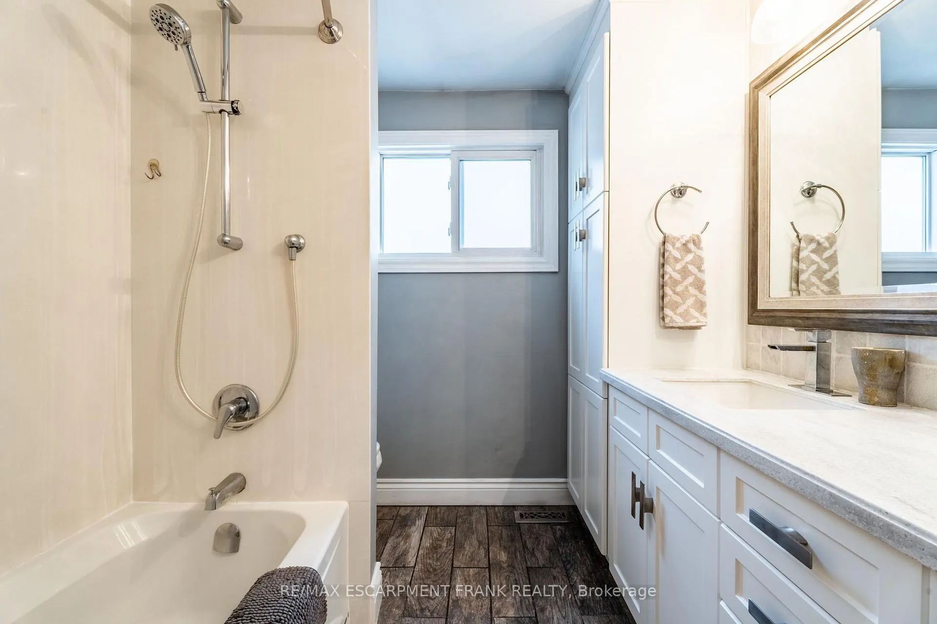 Photo 27 of 371 Knightsbridge Crescent, Hamilton, Ancaster — HOMEH