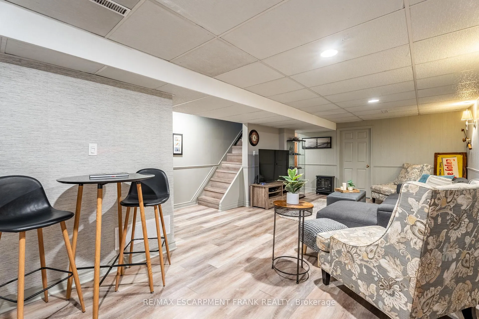 Photo 33 of 371 Knightsbridge Crescent, Hamilton, Ancaster — HOMEH