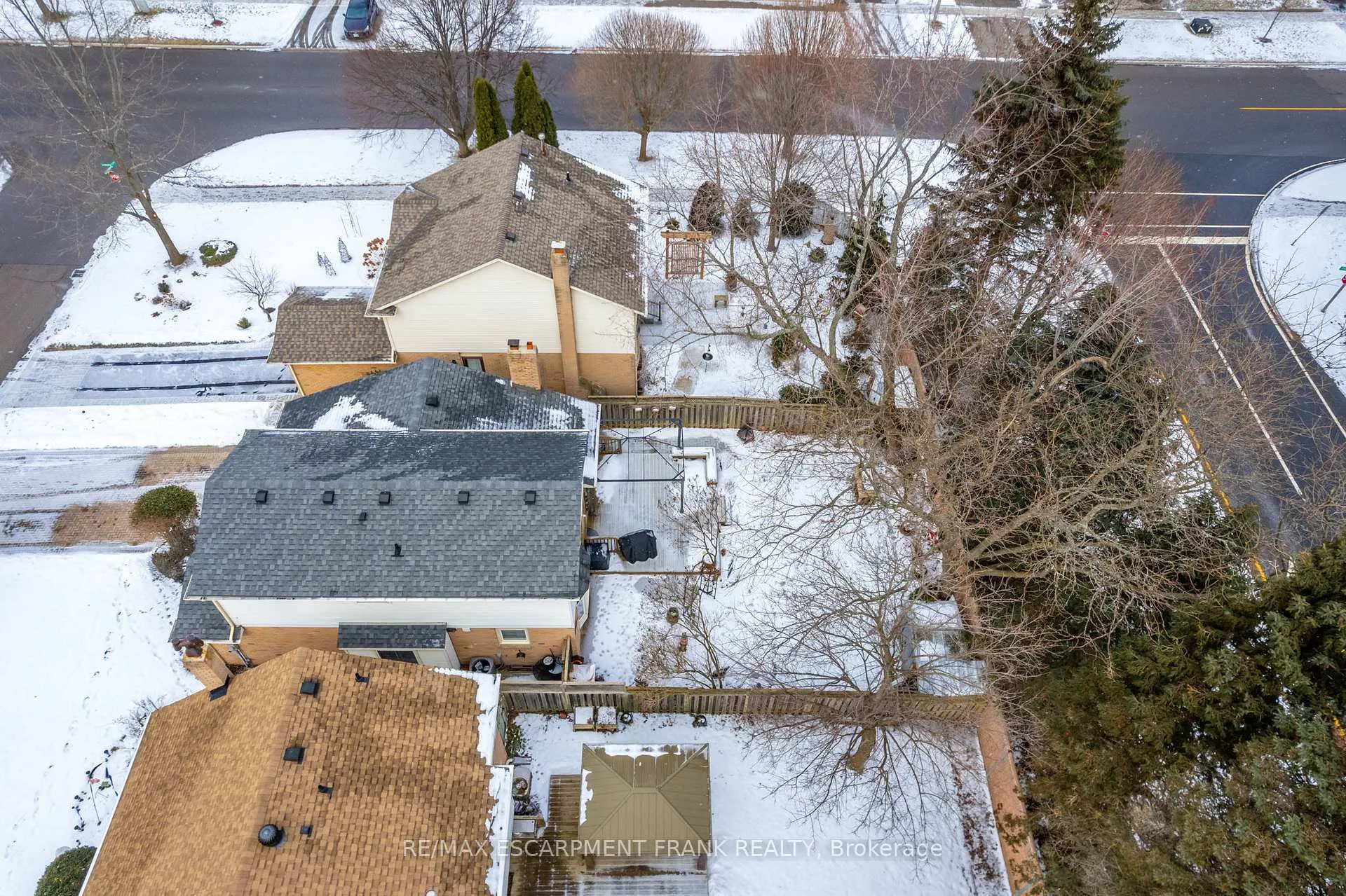 Photo 38 of 371 Knightsbridge Crescent, Hamilton, Ancaster — HOMEH