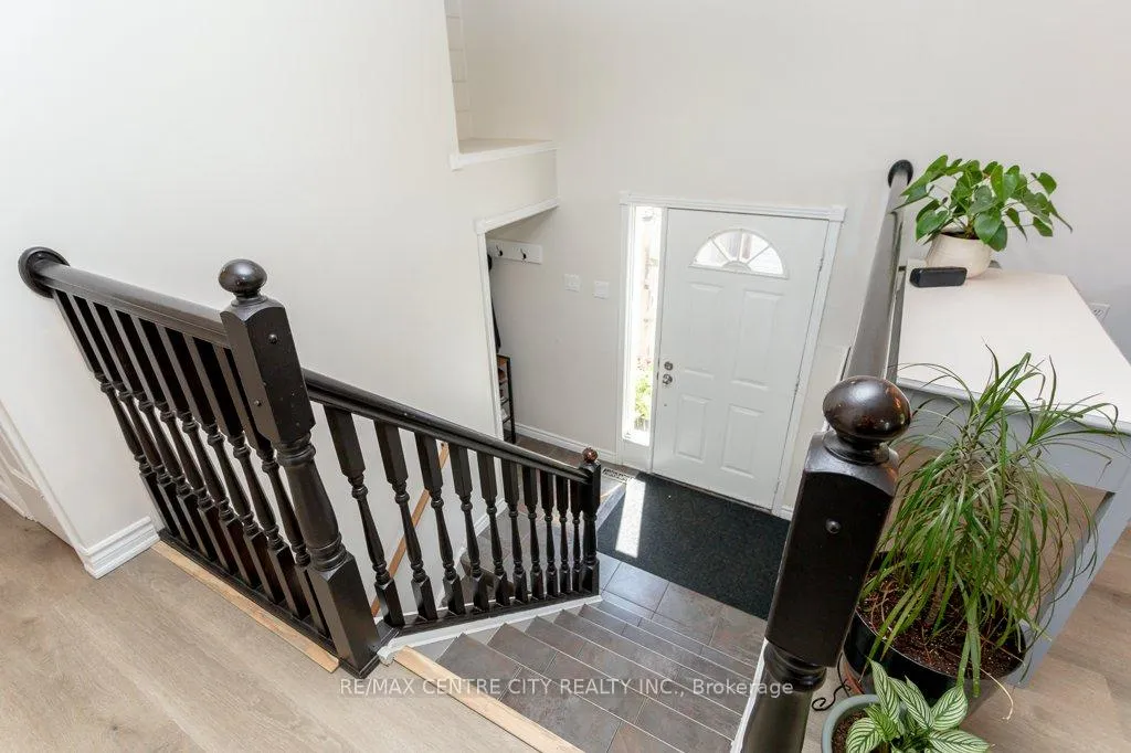 Photo 5 of 55 Melanie Drive E, Aylmer — HOMEH