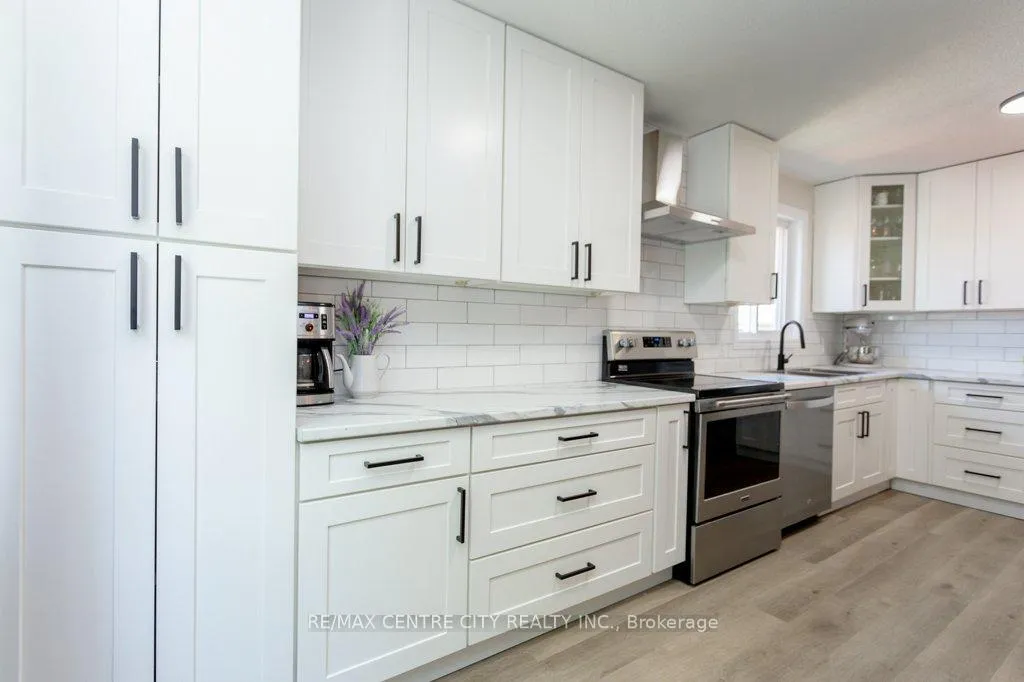 Photo 7 of 55 Melanie Drive E, Aylmer — HOMEH