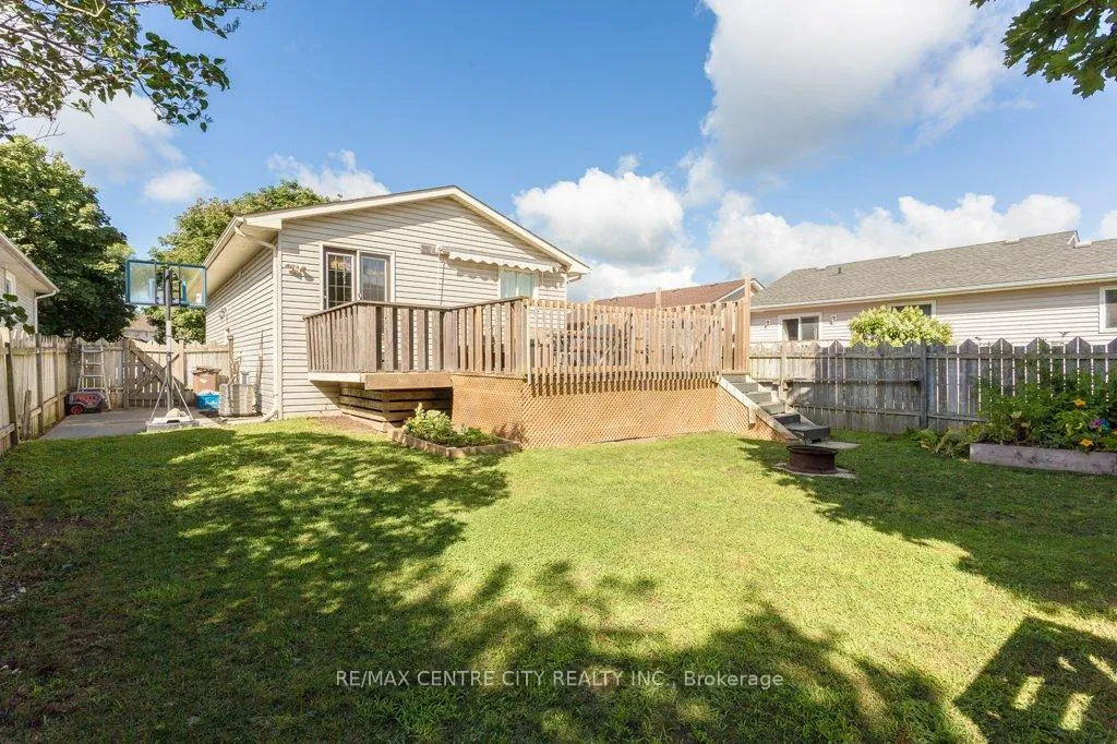 Photo 35 of 55 Melanie Drive E, Aylmer — HOMEH