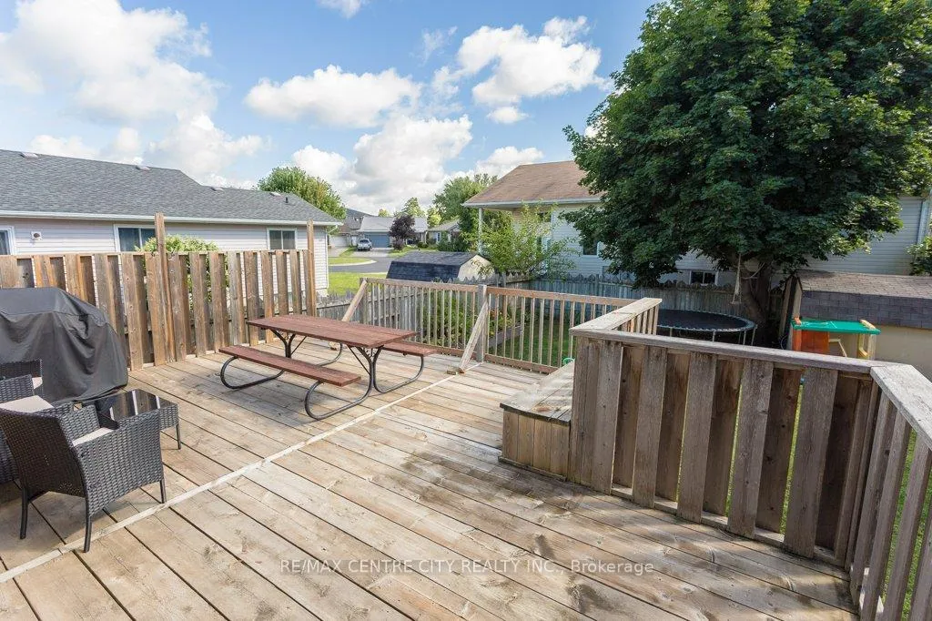 Photo 39 of 55 Melanie Drive E, Aylmer — HOMEH