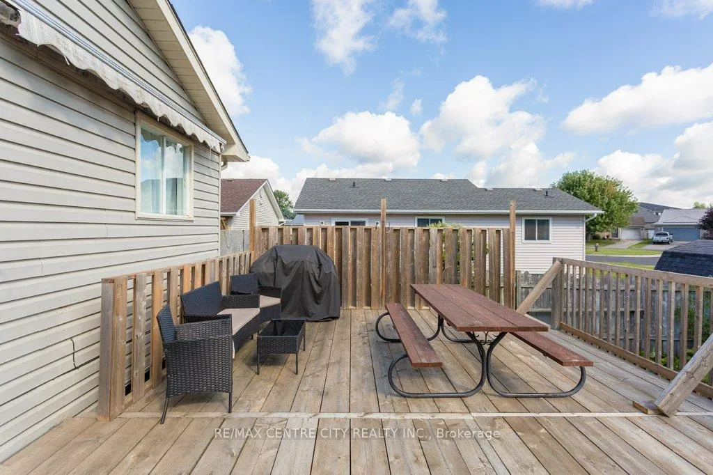 Photo 40 of 55 Melanie Drive E, Aylmer — HOMEH