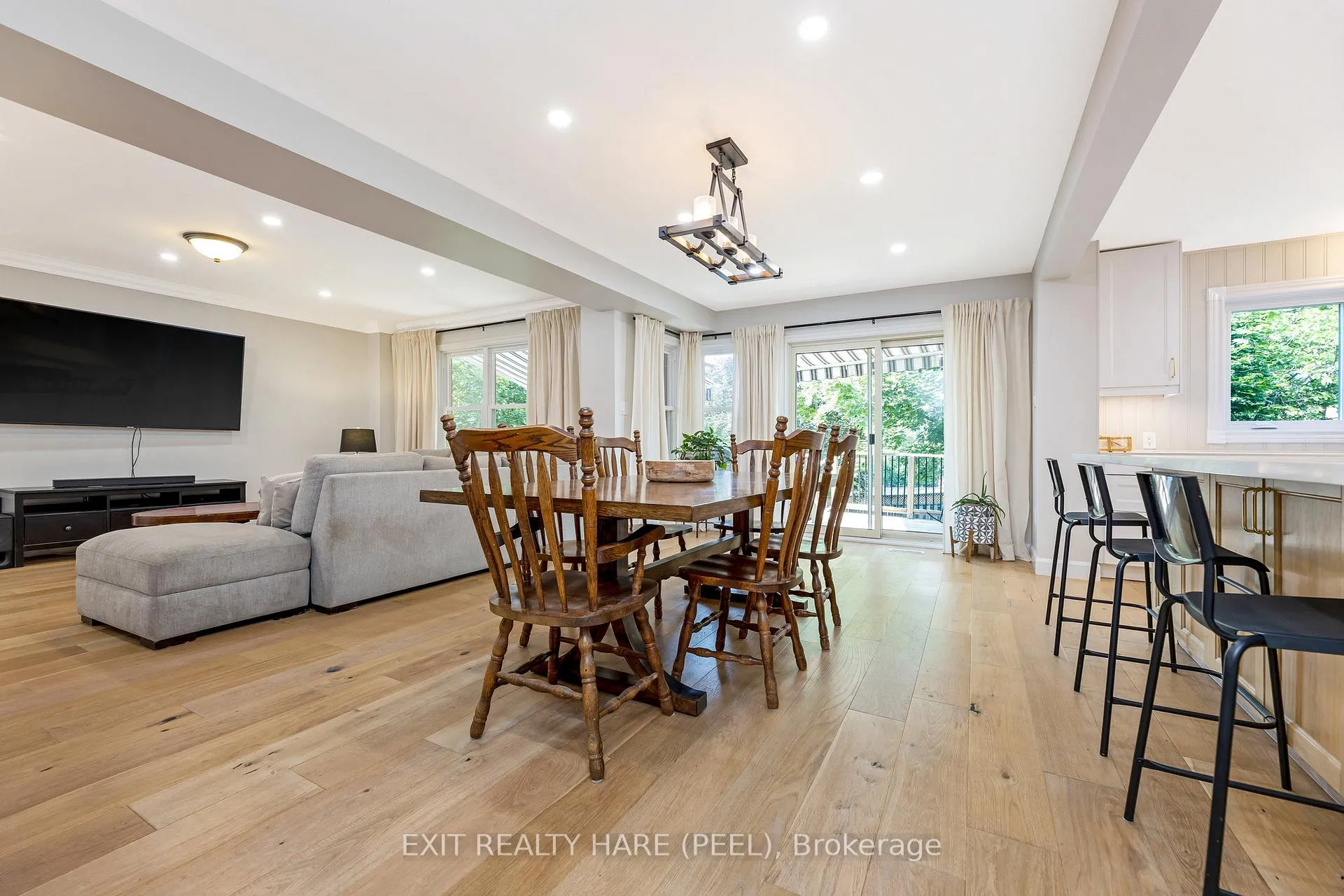 Photo 3 of 6 Stonegate Drive, Brampton, Snelgrove — HOMEH