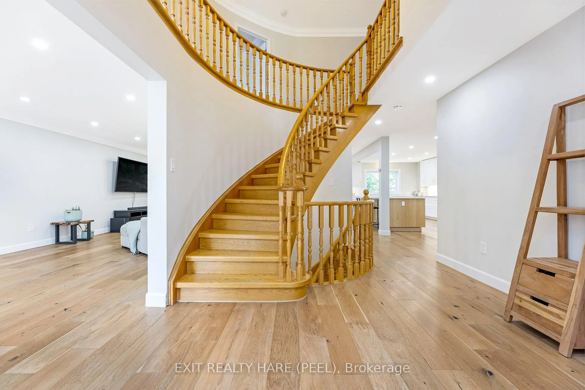 Photo 4 of 6 Stonegate Drive, Brampton, Snelgrove — HOMEH