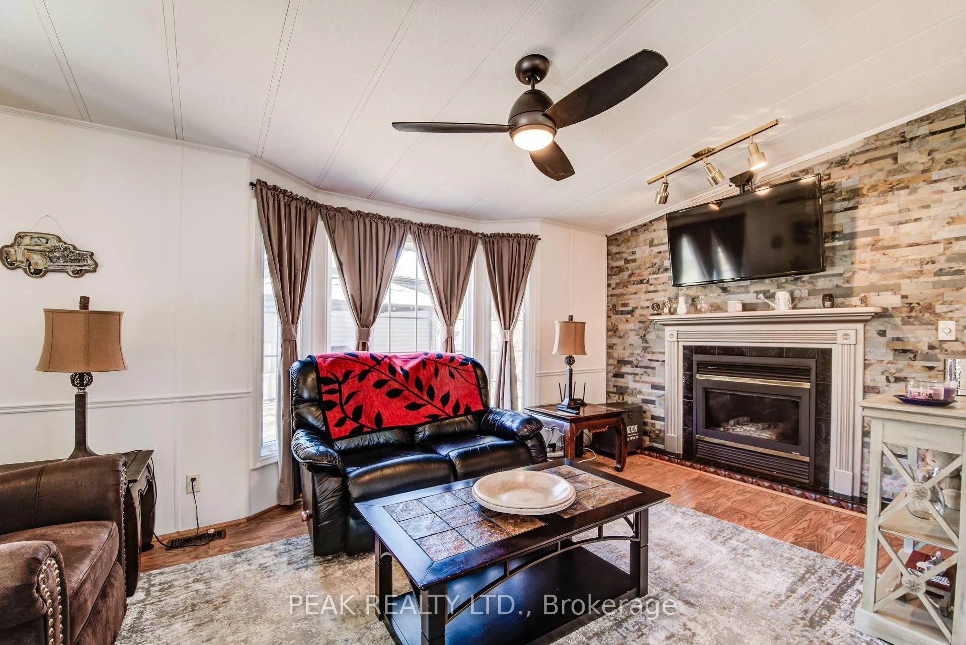 Photo 9 of Unit 355, 580 Beaver Creek Road, Waterloo — HOMEH