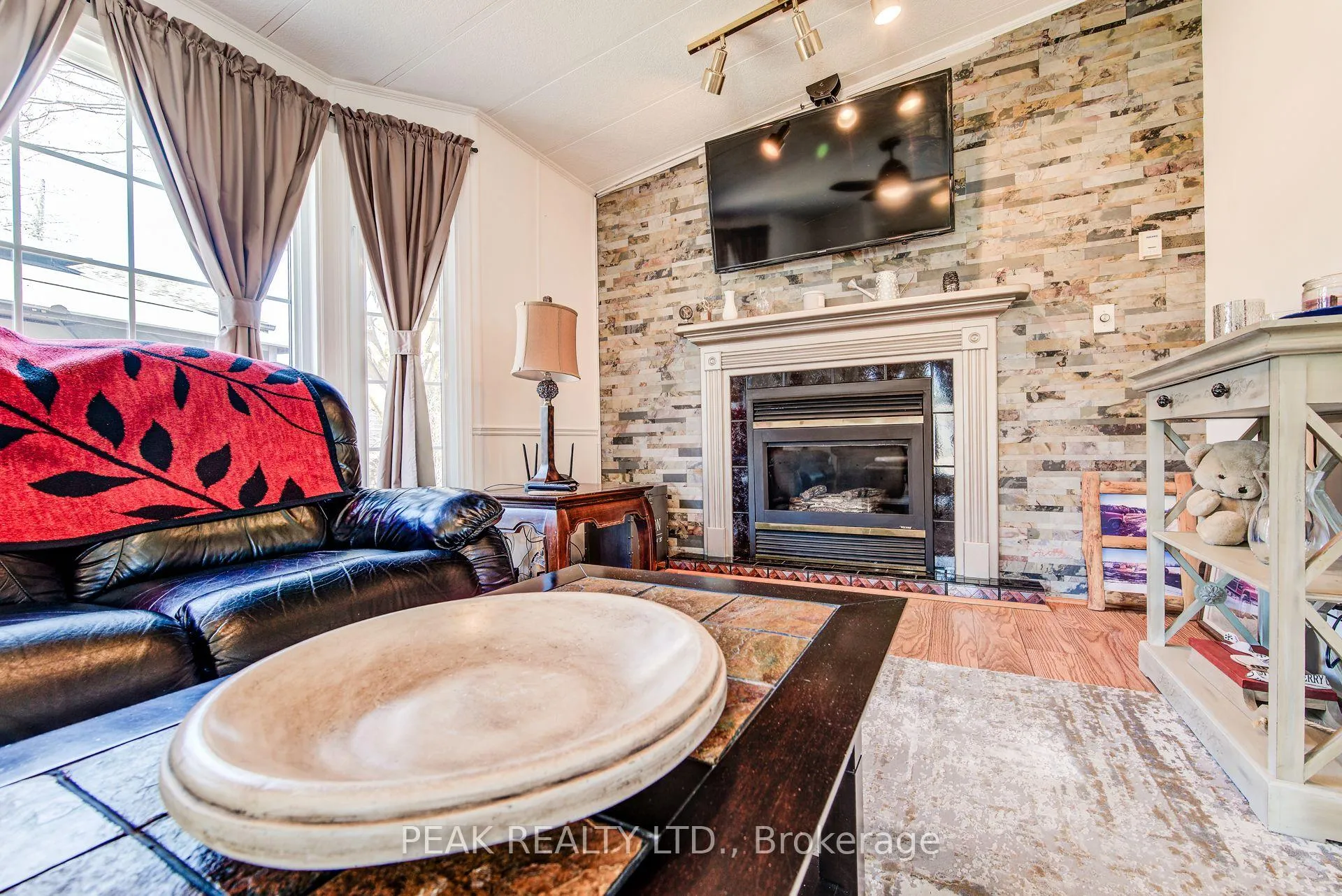 Photo 10 of Unit 355, 580 Beaver Creek Road, Waterloo — HOMEH