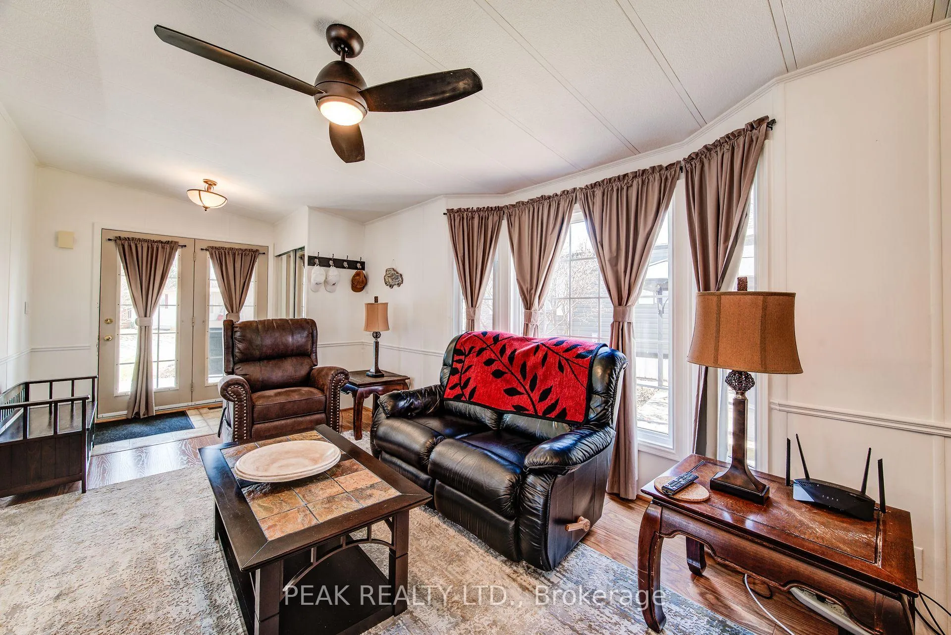 Photo 11 of Unit 355, 580 Beaver Creek Road, Waterloo — HOMEH