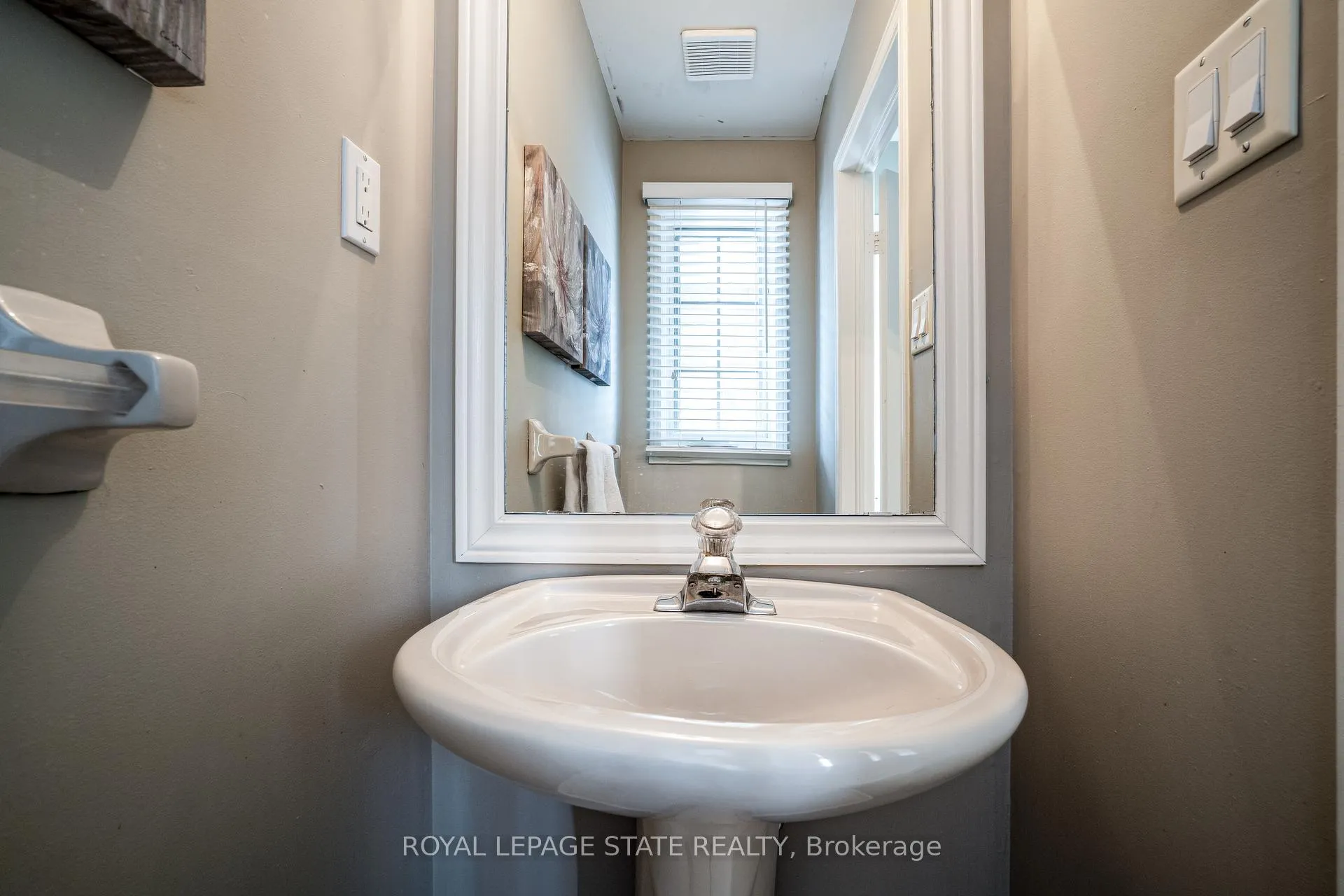 Photo 22 of 19 Claudette Gate, Hamilton, Falkirk — HOMEH