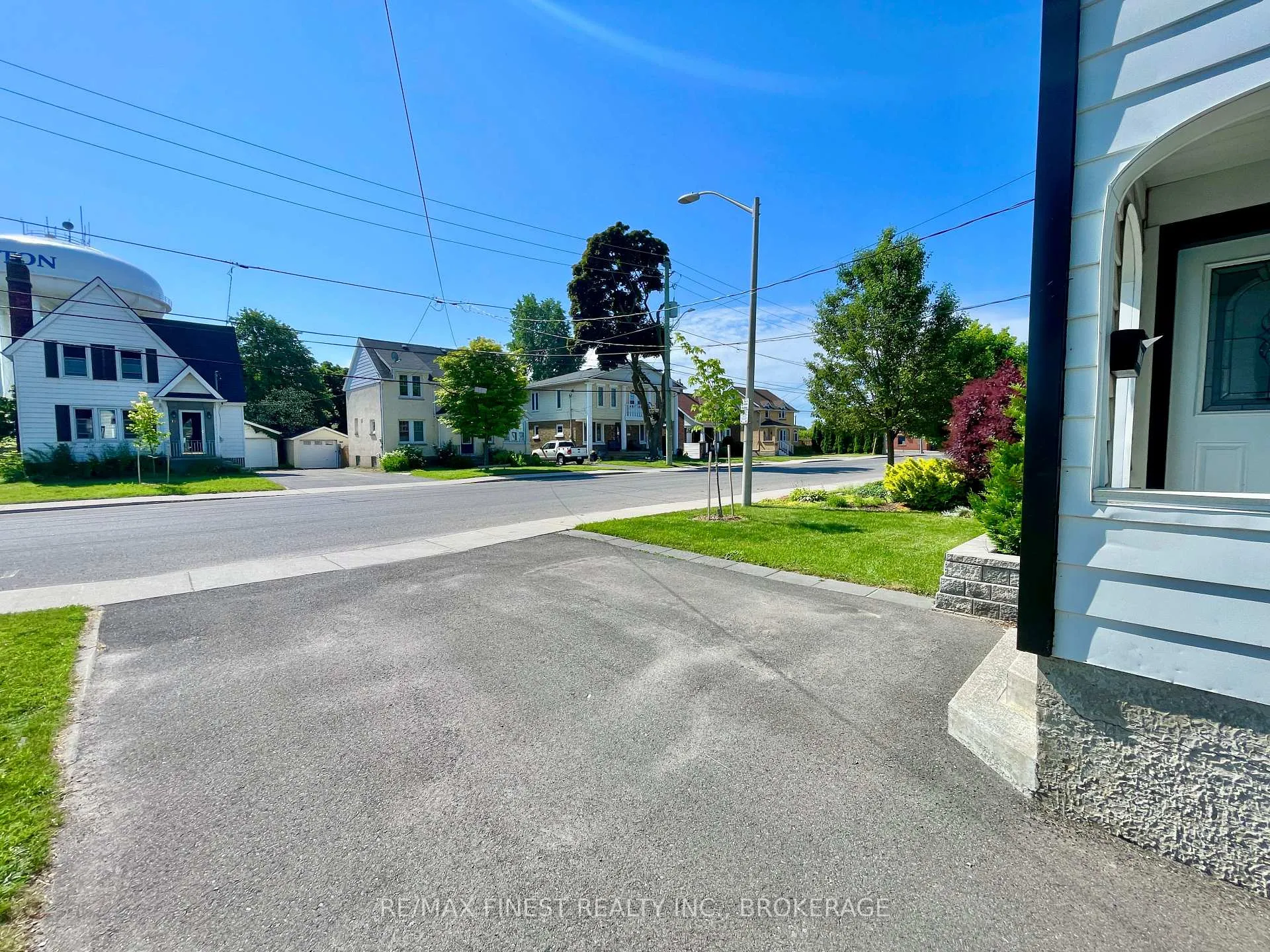 Photo 3 of 18 Drayton Avenue, Kingston, East of Sir John A. Blvd — HOMEH