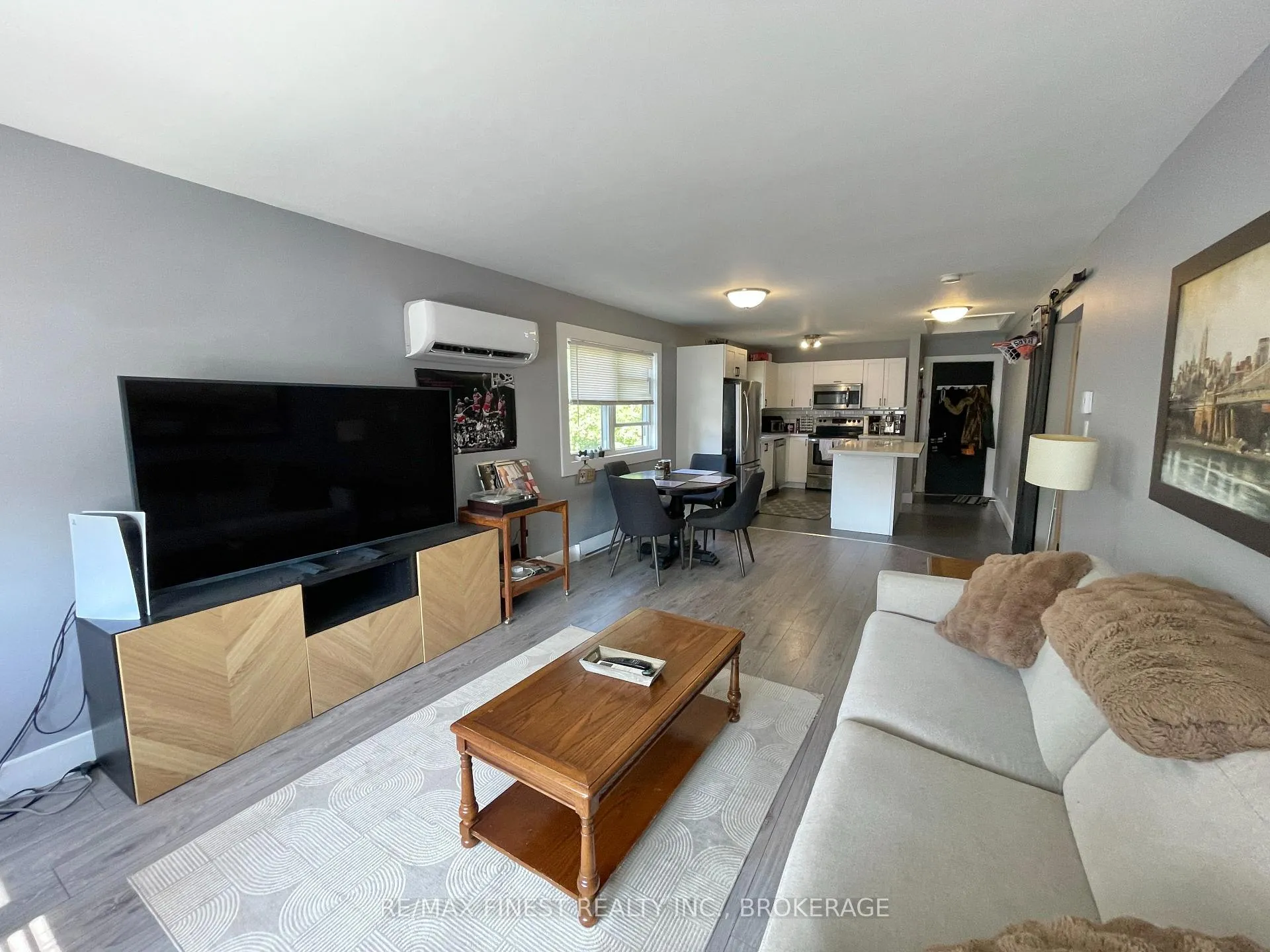 Photo 11 of 18 Drayton Avenue, Kingston, East of Sir John A. Blvd — HOMEH
