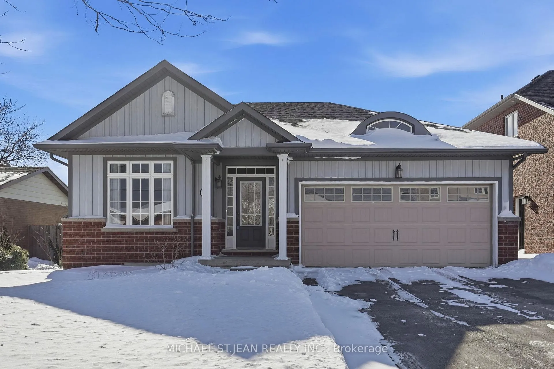 Photo 4 of 11 Sidare Court, Grimsby, Grimsby Beach — HOMEH