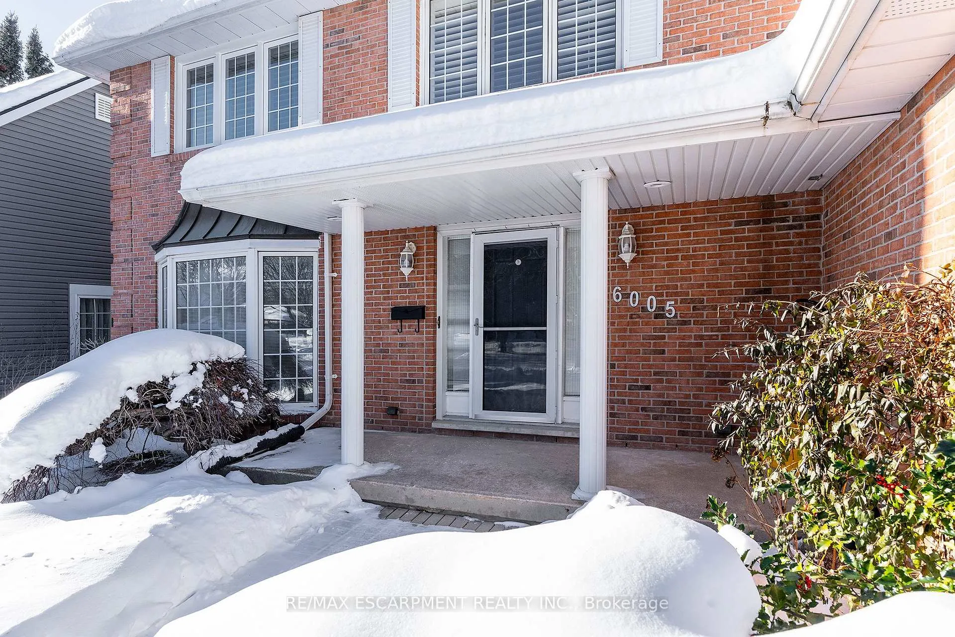 Photo 3 of 6005 Mountaingate Drive, Niagara Falls, Church's Lane — HOMEH