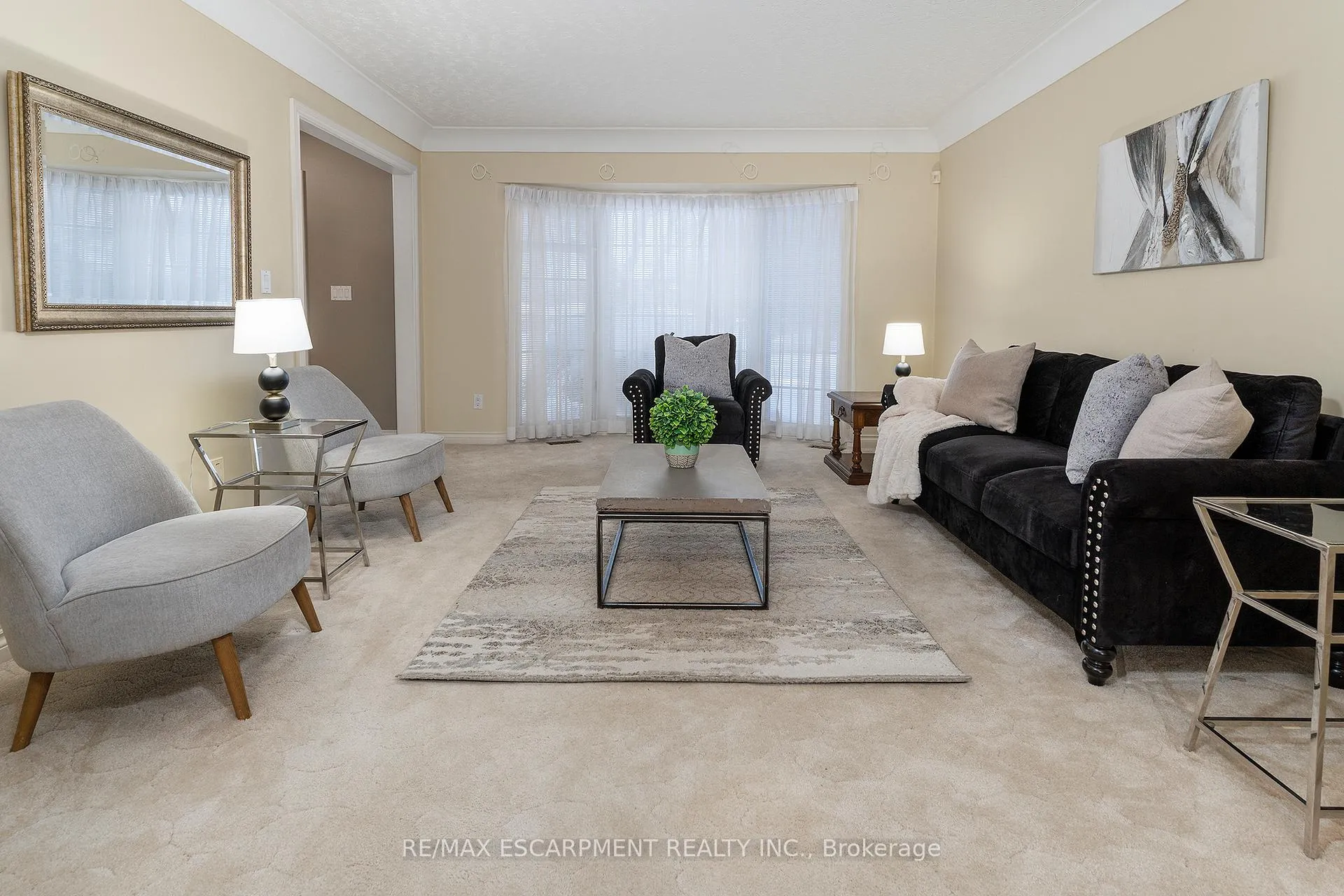 Photo 7 of 6005 Mountaingate Drive, Niagara Falls, Church's Lane — HOMEH