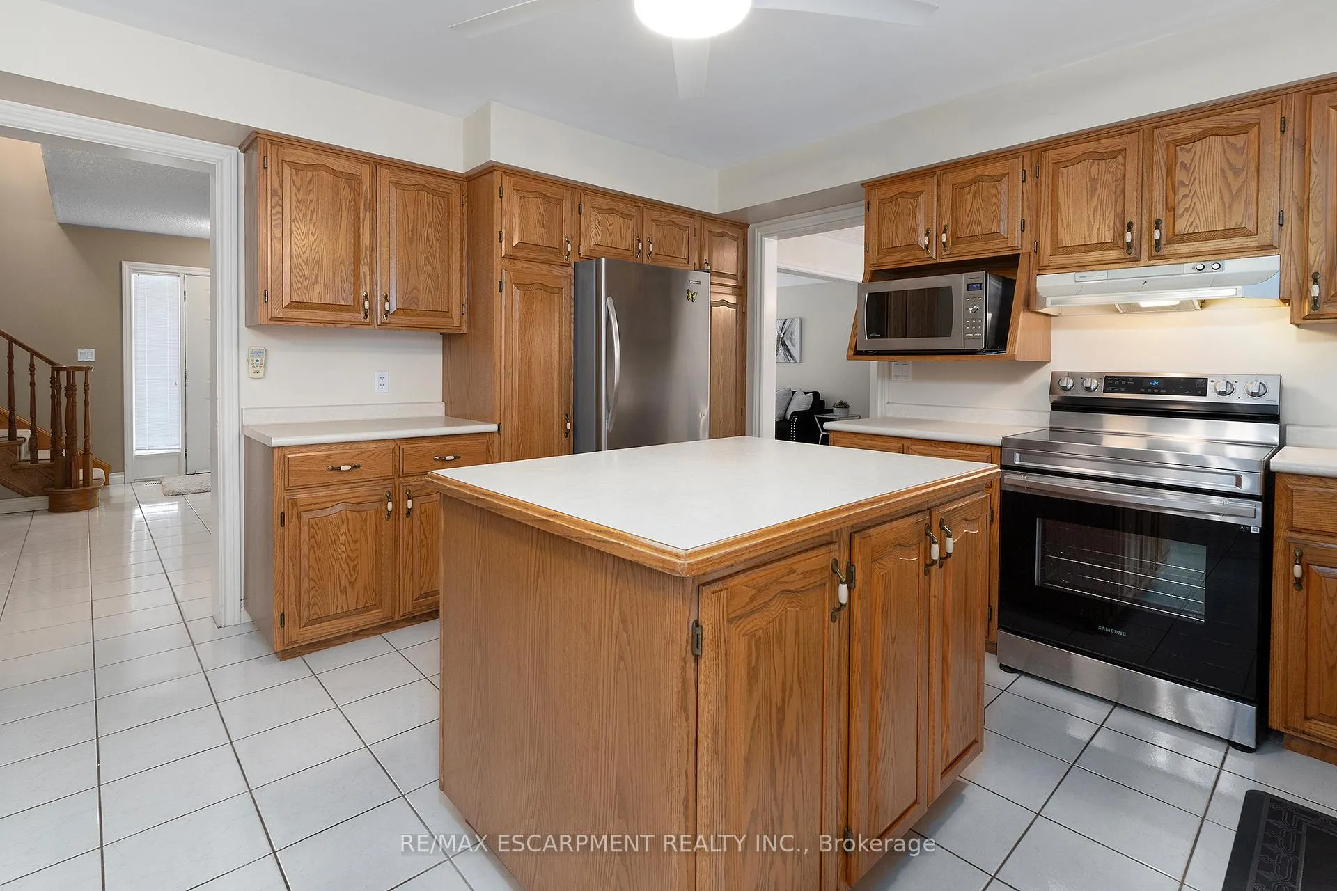 Photo 13 of 6005 Mountaingate Drive, Niagara Falls, Church's Lane — HOMEH