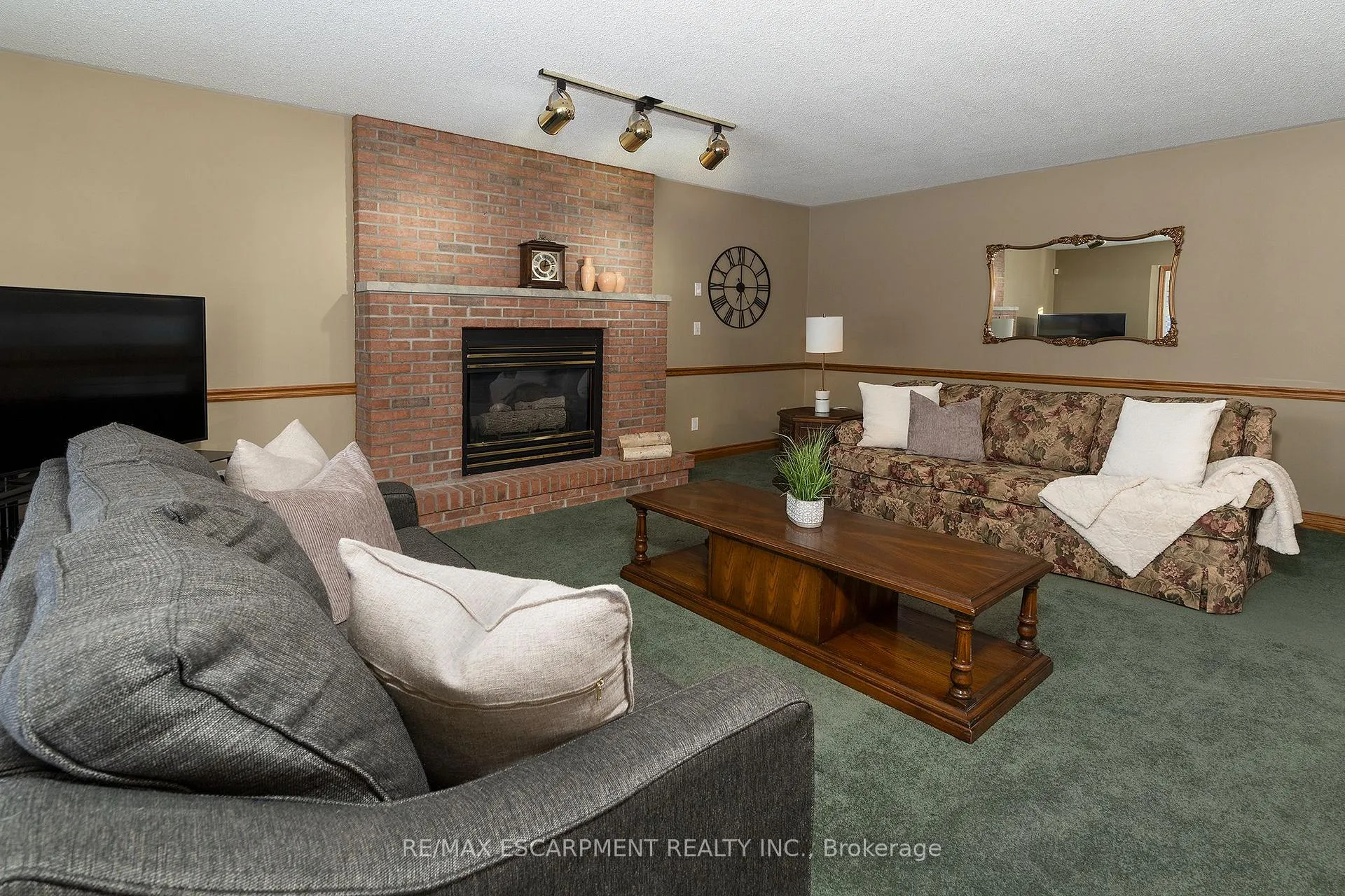 Photo 15 of 6005 Mountaingate Drive, Niagara Falls, Church's Lane — HOMEH