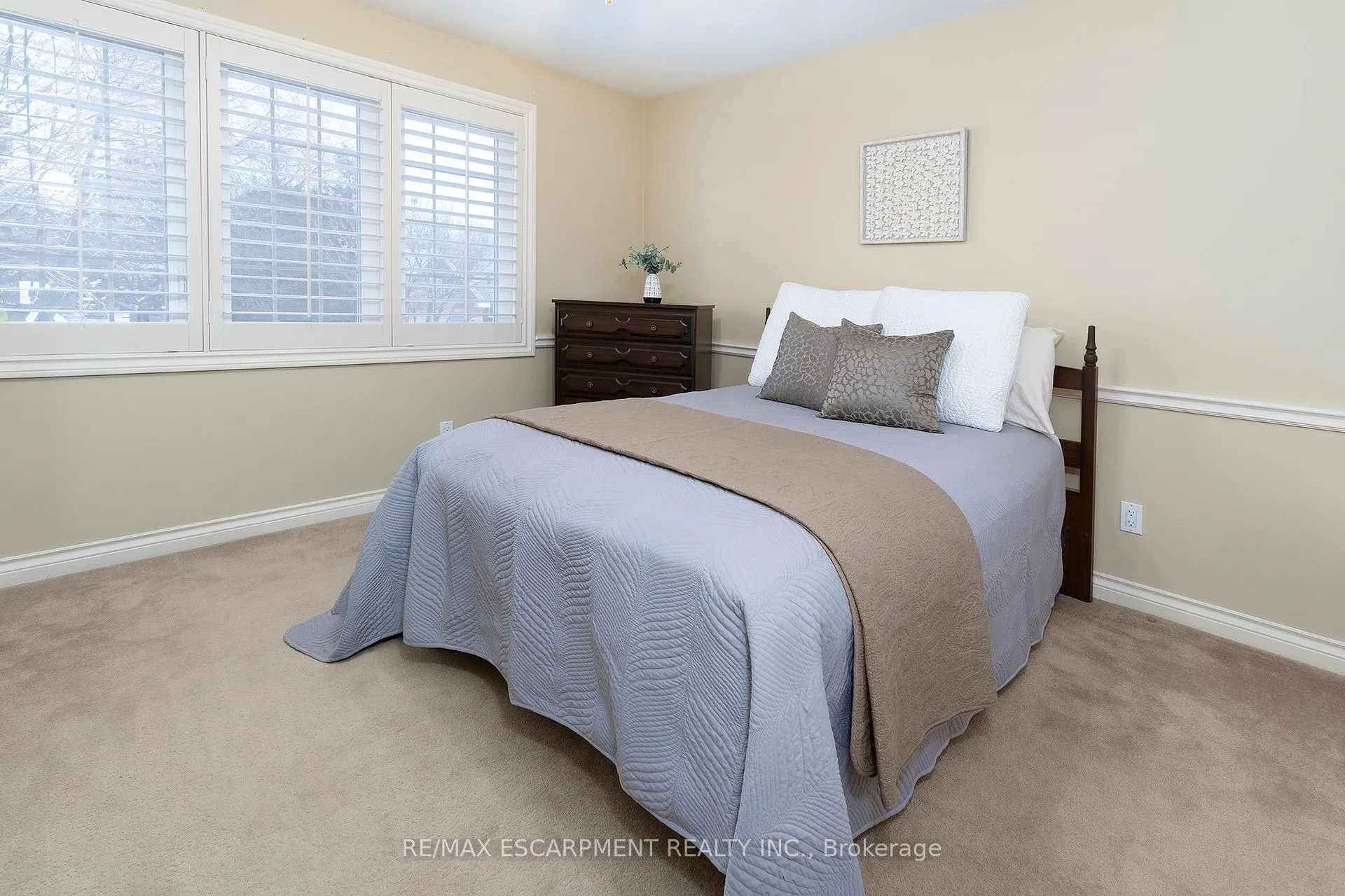 Photo 18 of 6005 Mountaingate Drive, Niagara Falls, Church's Lane — HOMEH