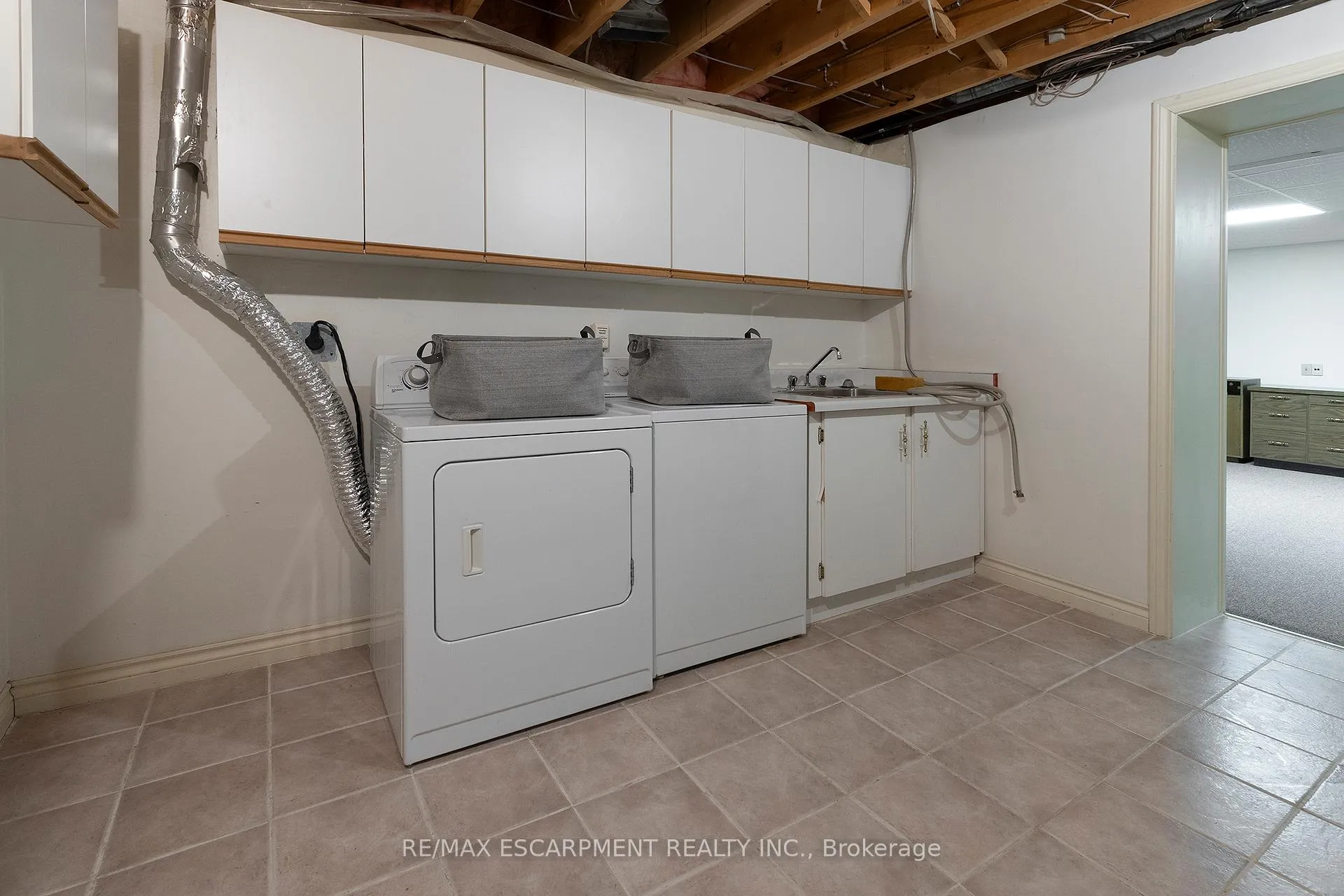 Photo 25 of 6005 Mountaingate Drive, Niagara Falls, Church's Lane — HOMEH