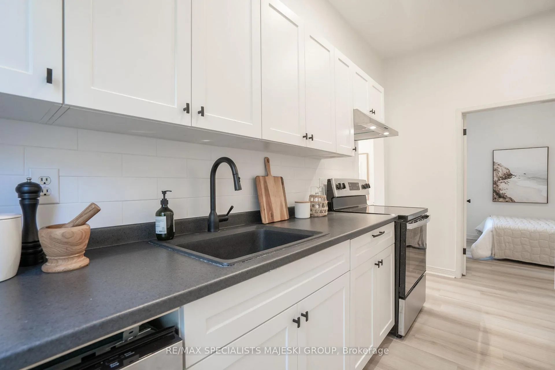 Photo 12 of 180 Wood Street E, Hamilton, North End — HOMEH