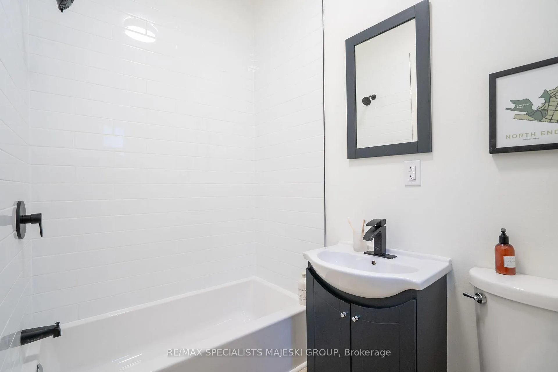 Photo 15 of 180 Wood Street E, Hamilton, North End — HOMEH