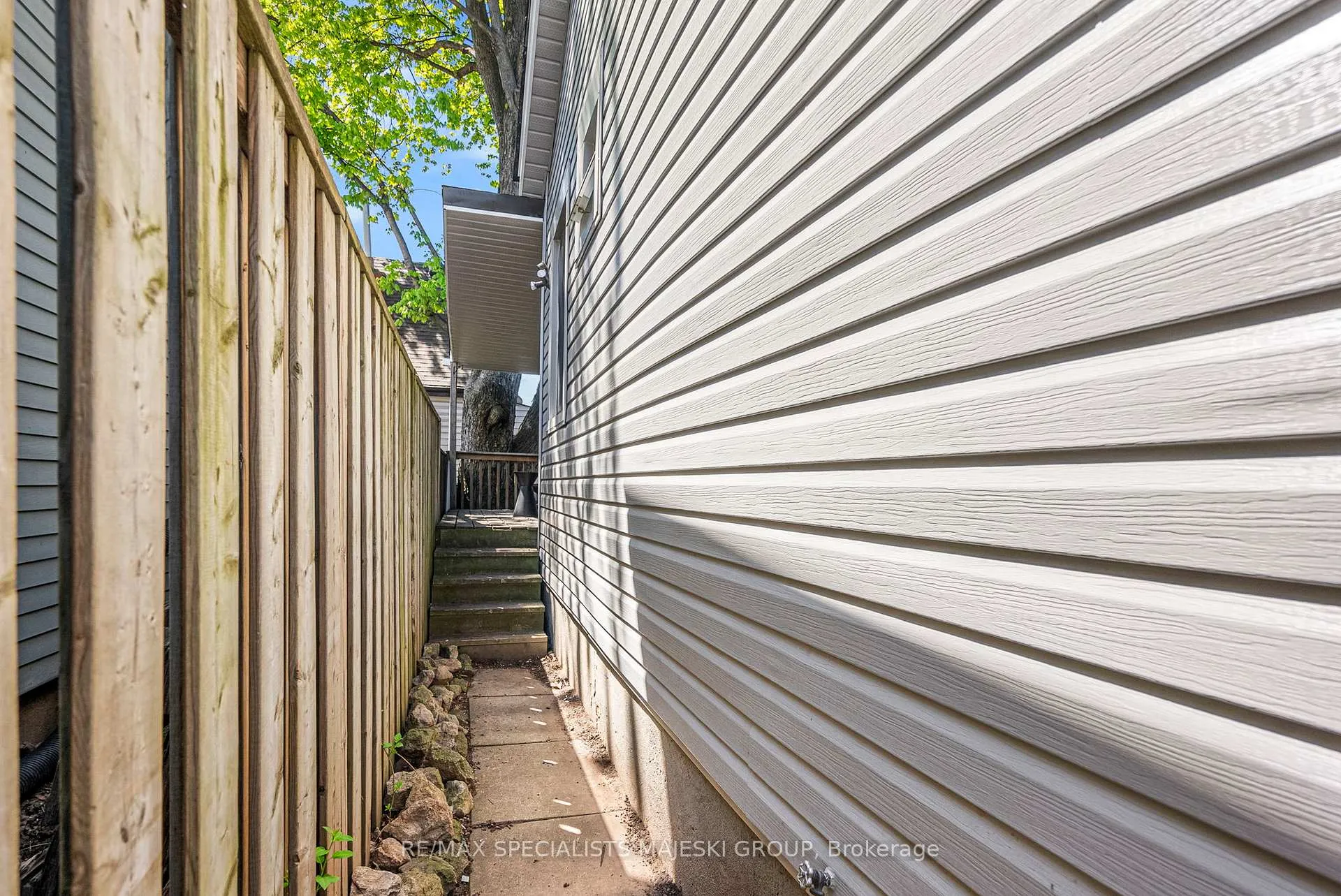 Photo 29 of 180 Wood Street E, Hamilton, North End — HOMEH
