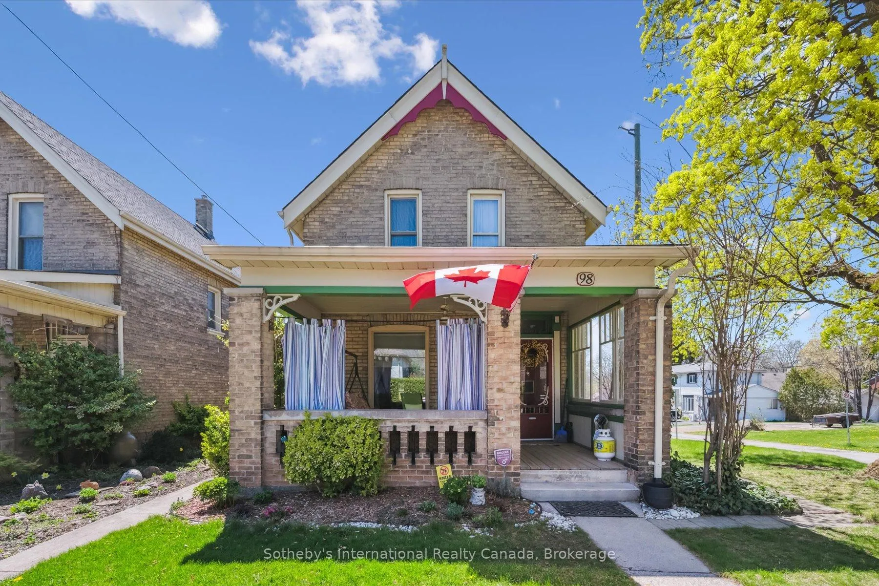 Photo 1 of 98 Walnut Street, Brant, Paris — HOMEH
