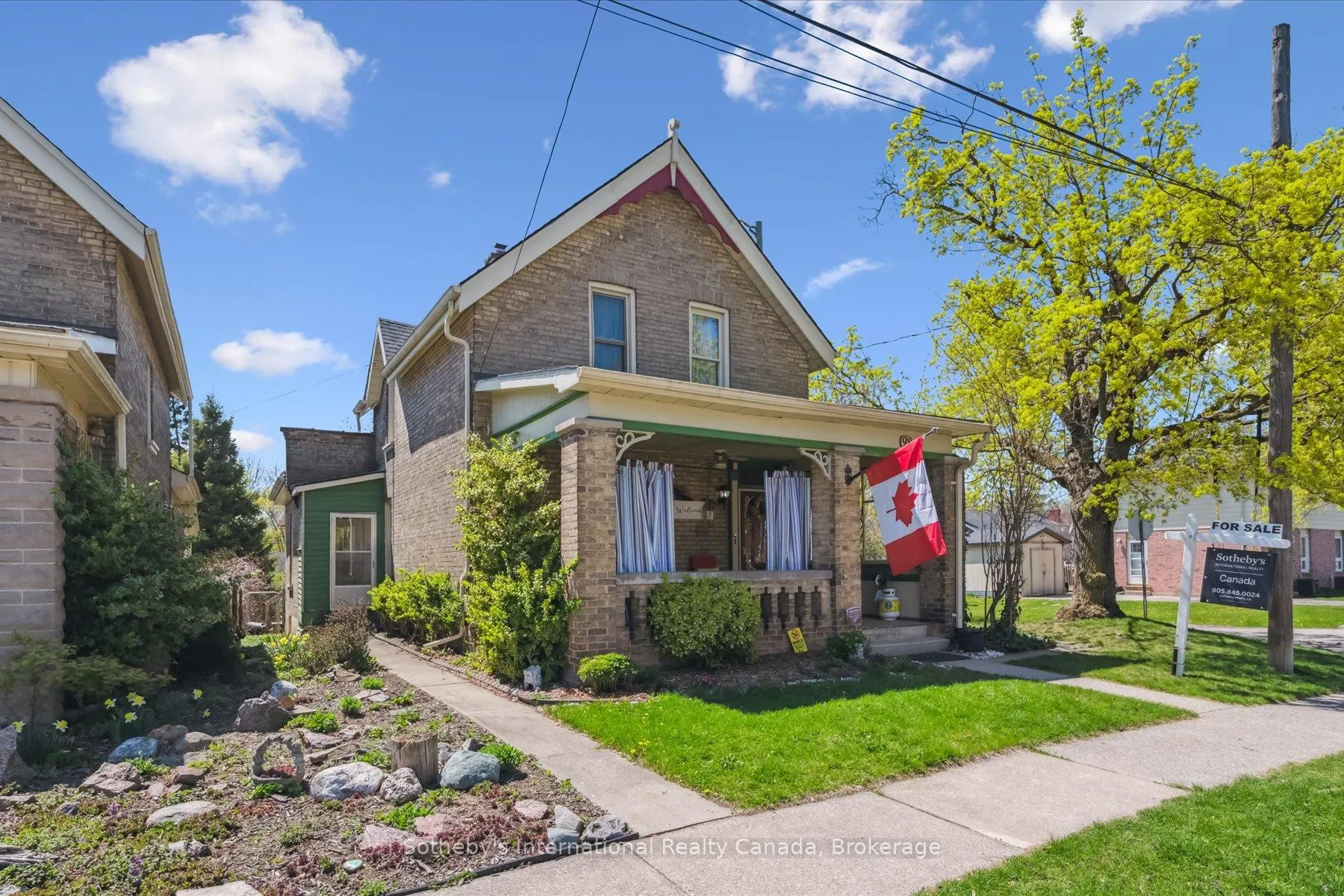 Photo 2 of 98 Walnut Street, Brant, Paris — HOMEH