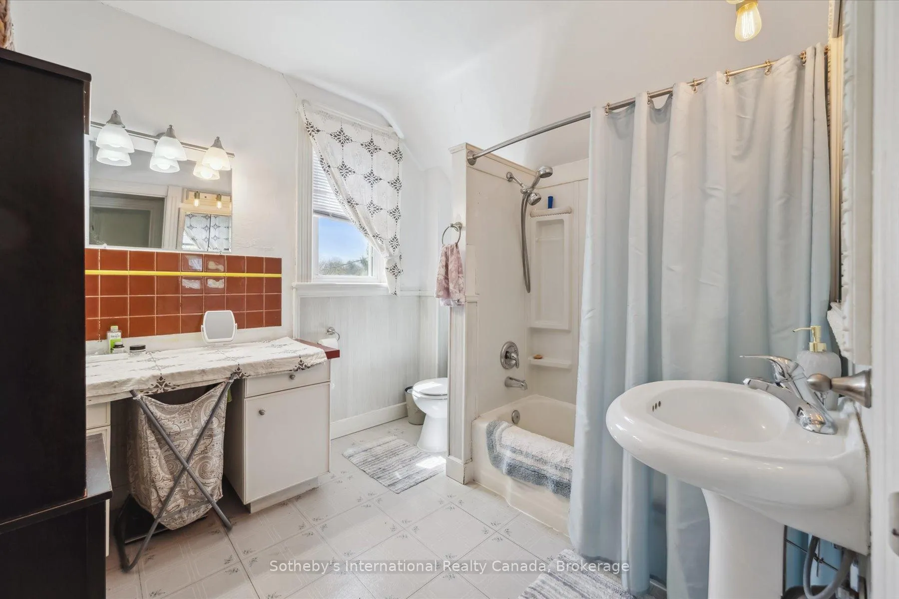 Photo 18 of 98 Walnut Street, Brant, Paris — HOMEH