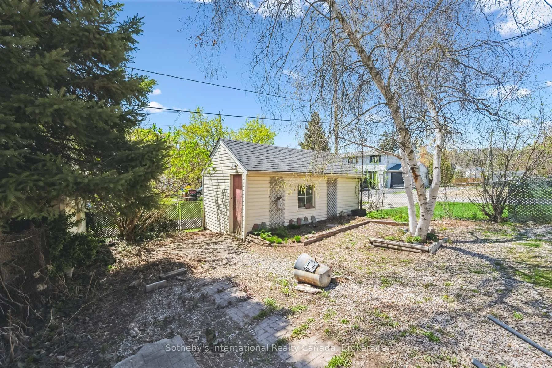 Photo 23 of 98 Walnut Street, Brant, Paris — HOMEH