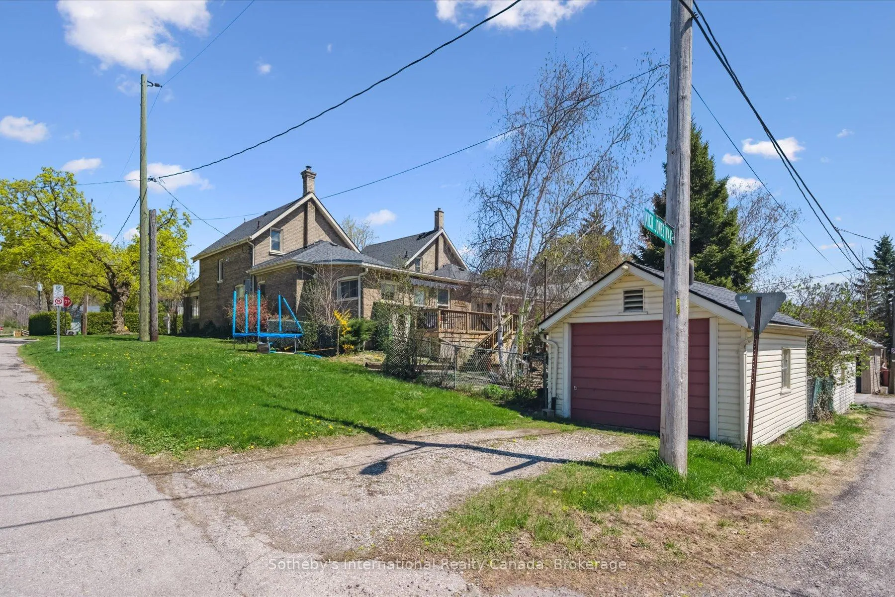 Photo 24 of 98 Walnut Street, Brant, Paris — HOMEH