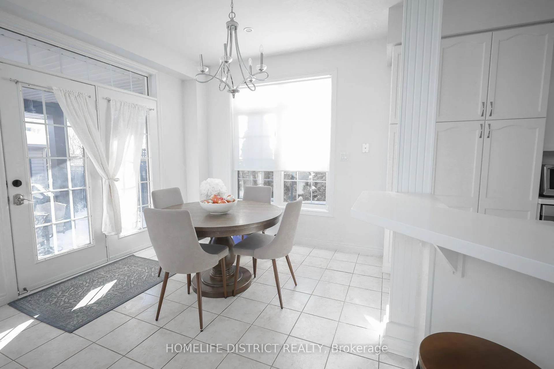 Photo 8 of 847 Greenleaf Circle, Oshawa, Taunton — HOMEH