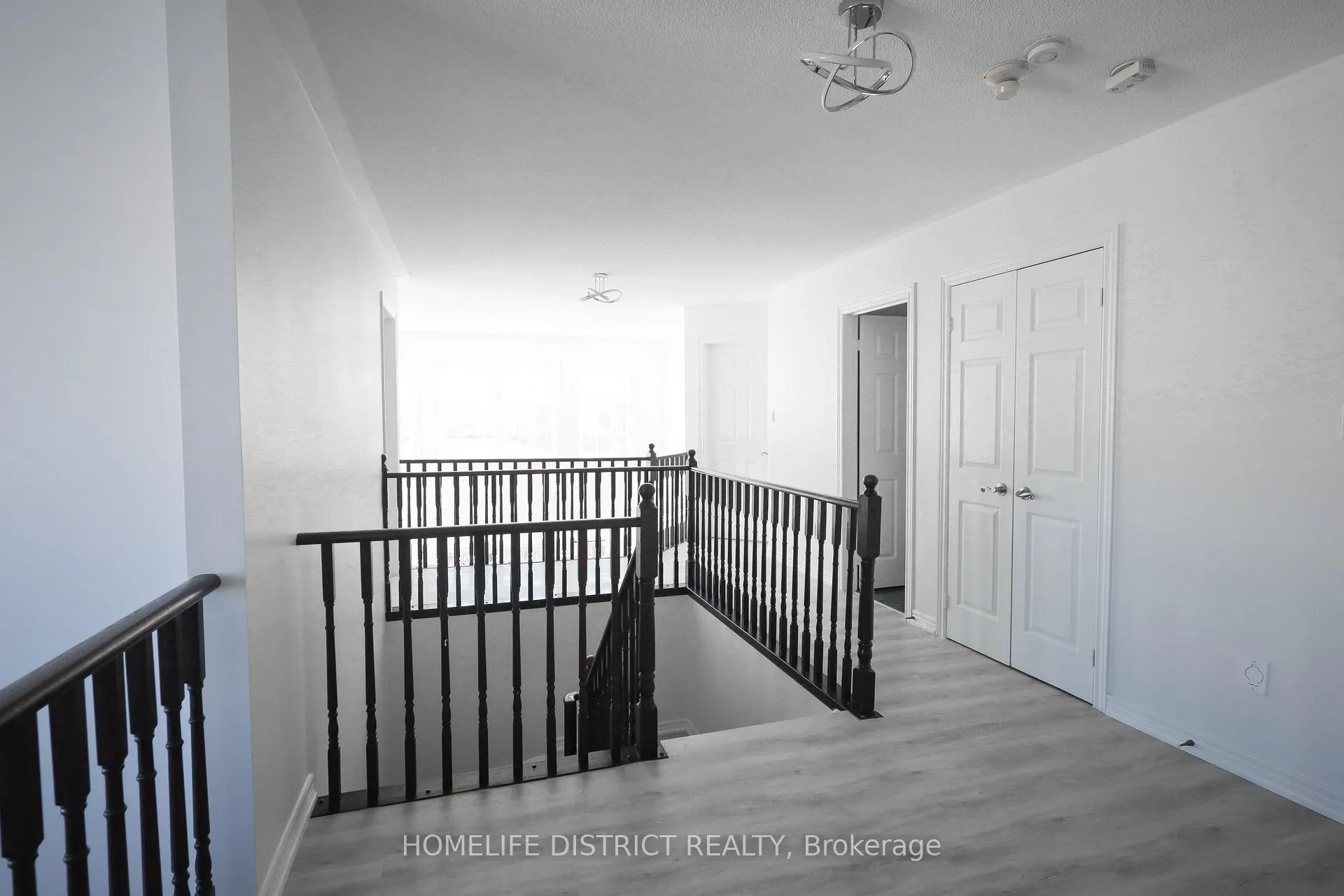 Photo 13 of 847 Greenleaf Circle, Oshawa, Taunton — HOMEH