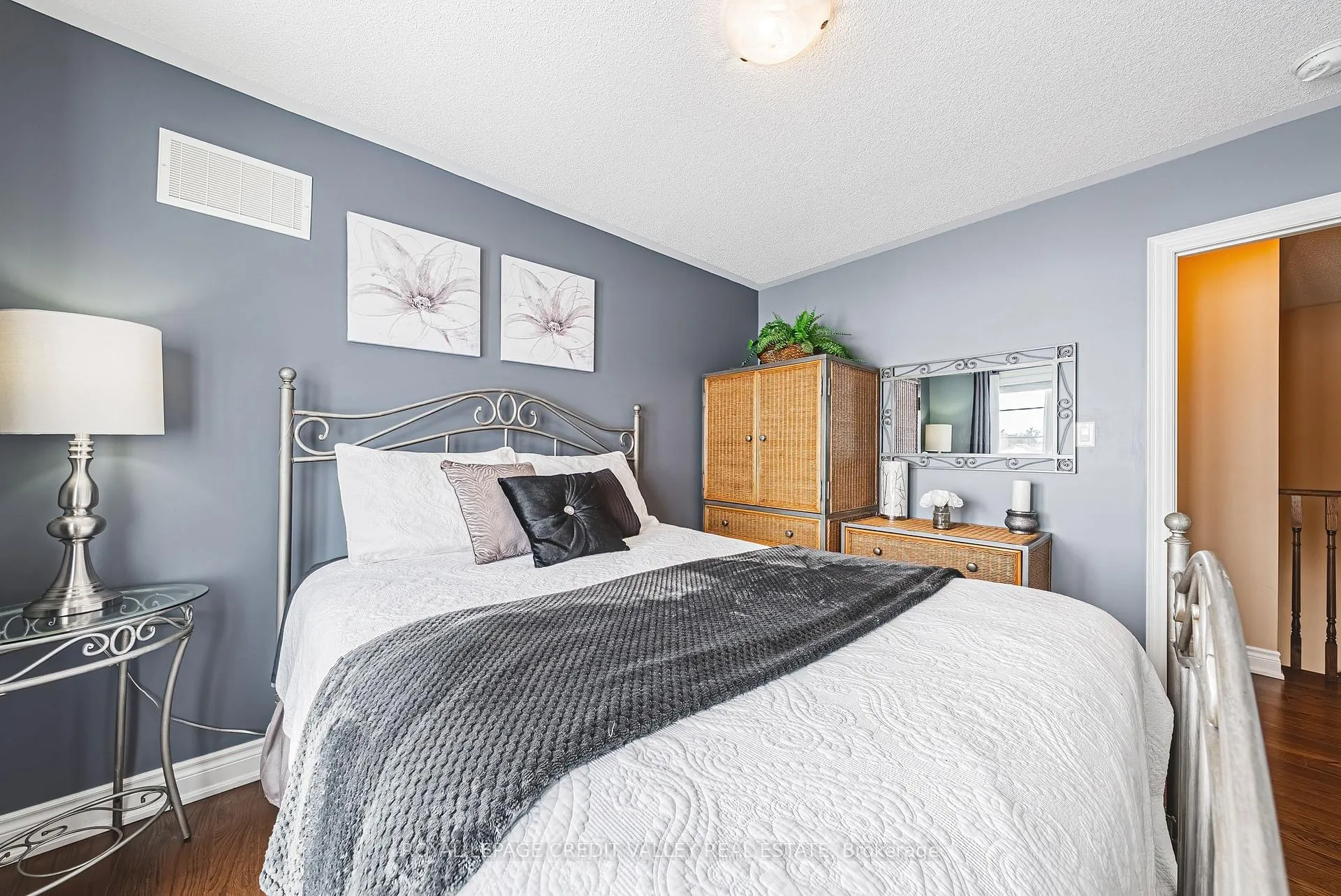 Photo 28 of 1 Little Britain Crescent, Brampton, Bram West — HOMEH