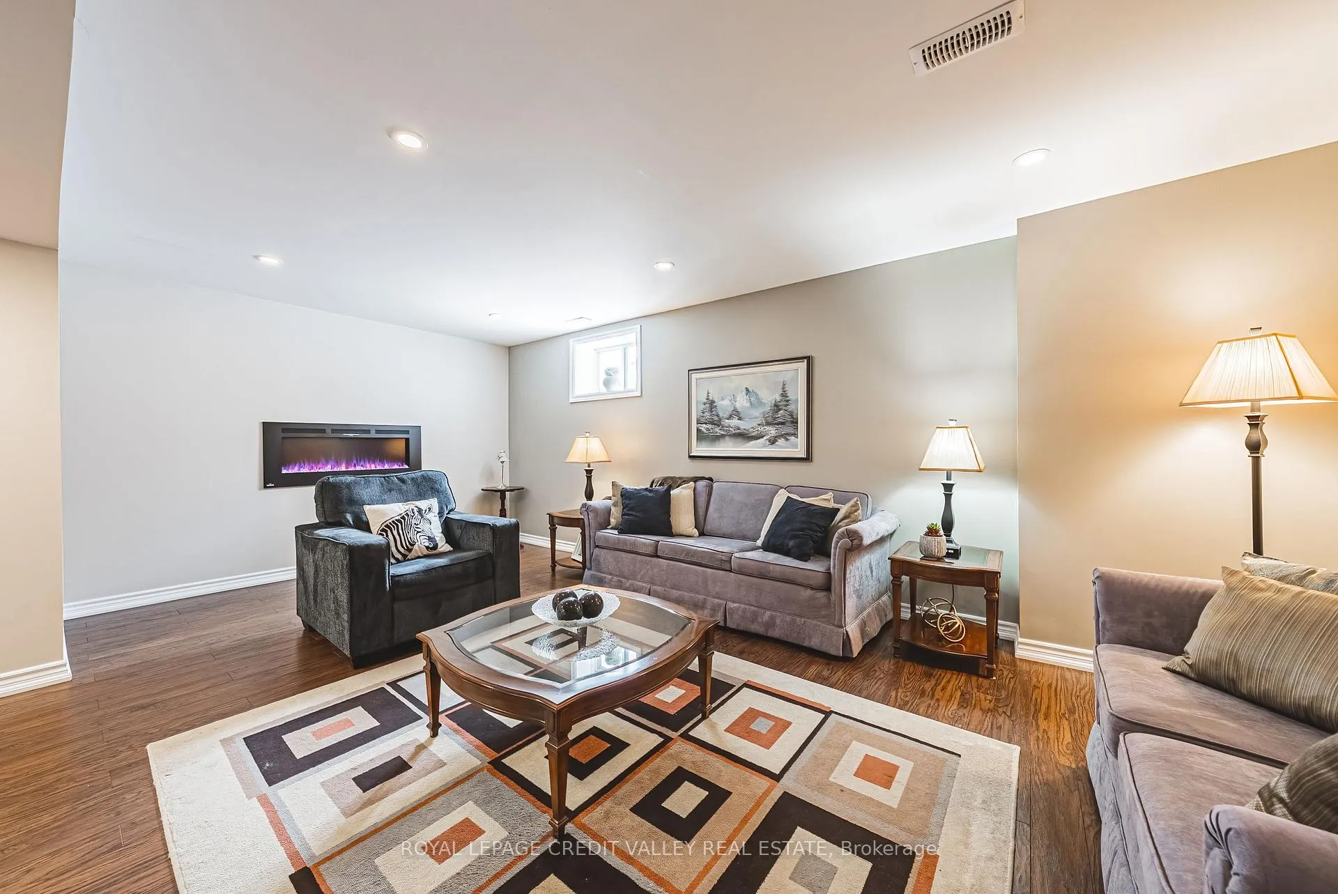 Photo 39 of 1 Little Britain Crescent, Brampton, Bram West — HOMEH